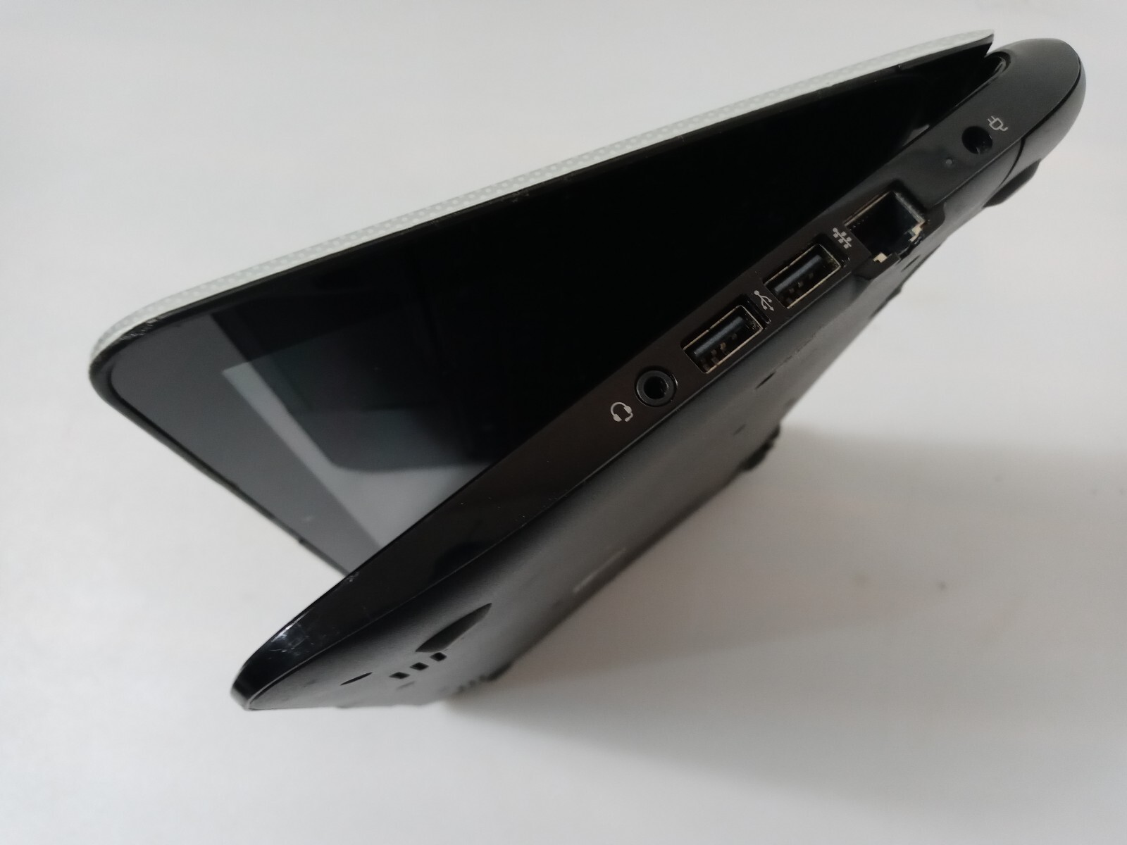 HP Pavilion TouchSmart (10-e010nr) Multi-Touch 10.1″ Laptop Computer, Parts Only