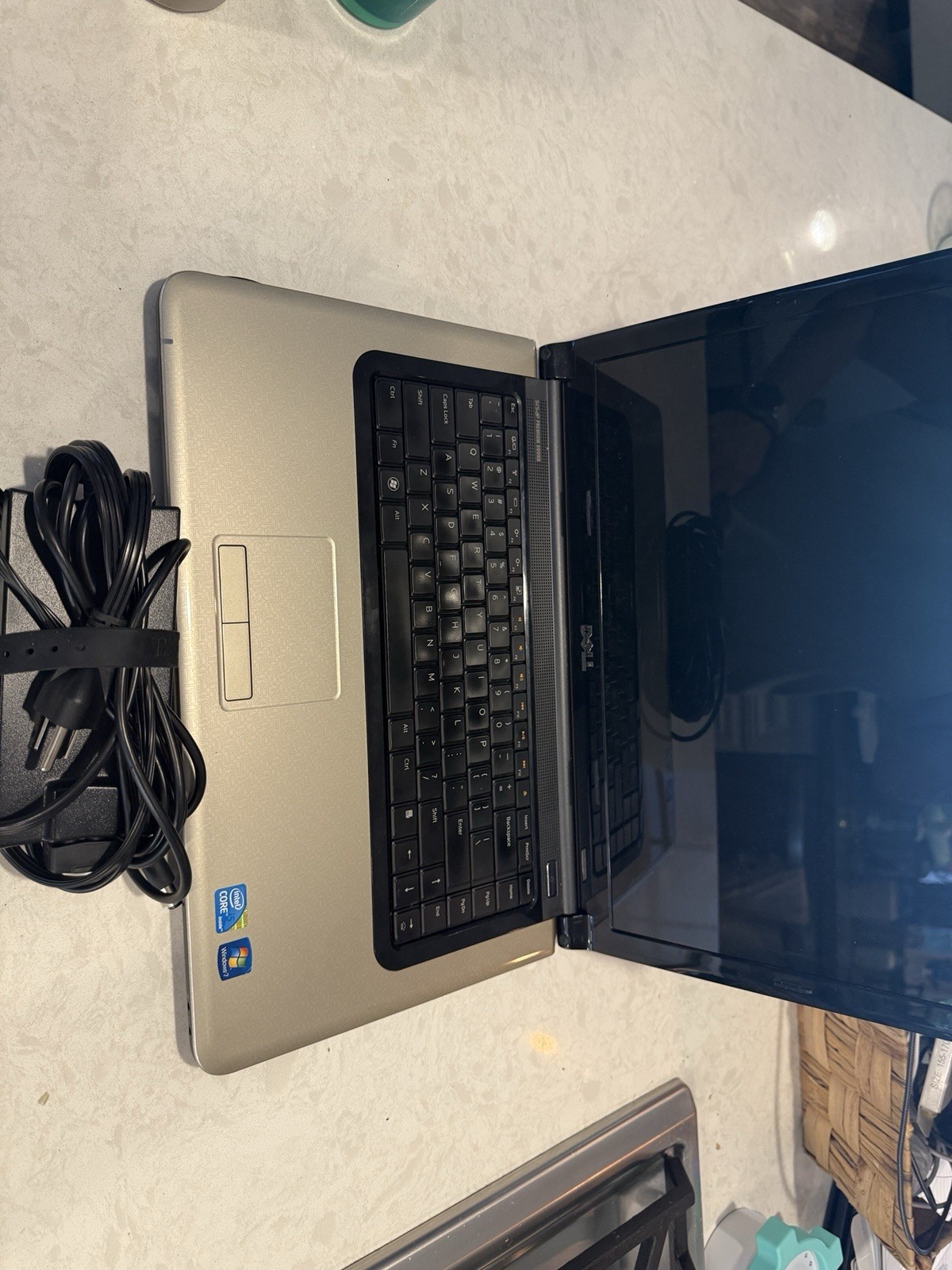 For parts! Dell Inspiron 1564 Laptop – 15.6” – Intel Core i5, 4GB RAM + Charger