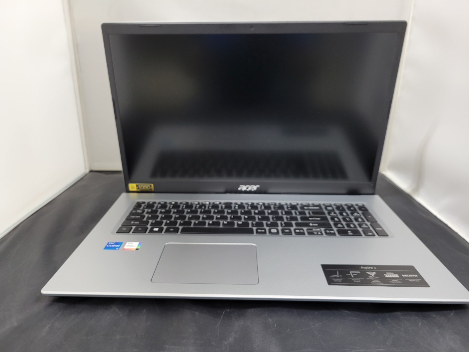 Acer Aspire 3, 17.3″ i5-1135G7 Iris Xe Graphics 8/256GB win 11 home