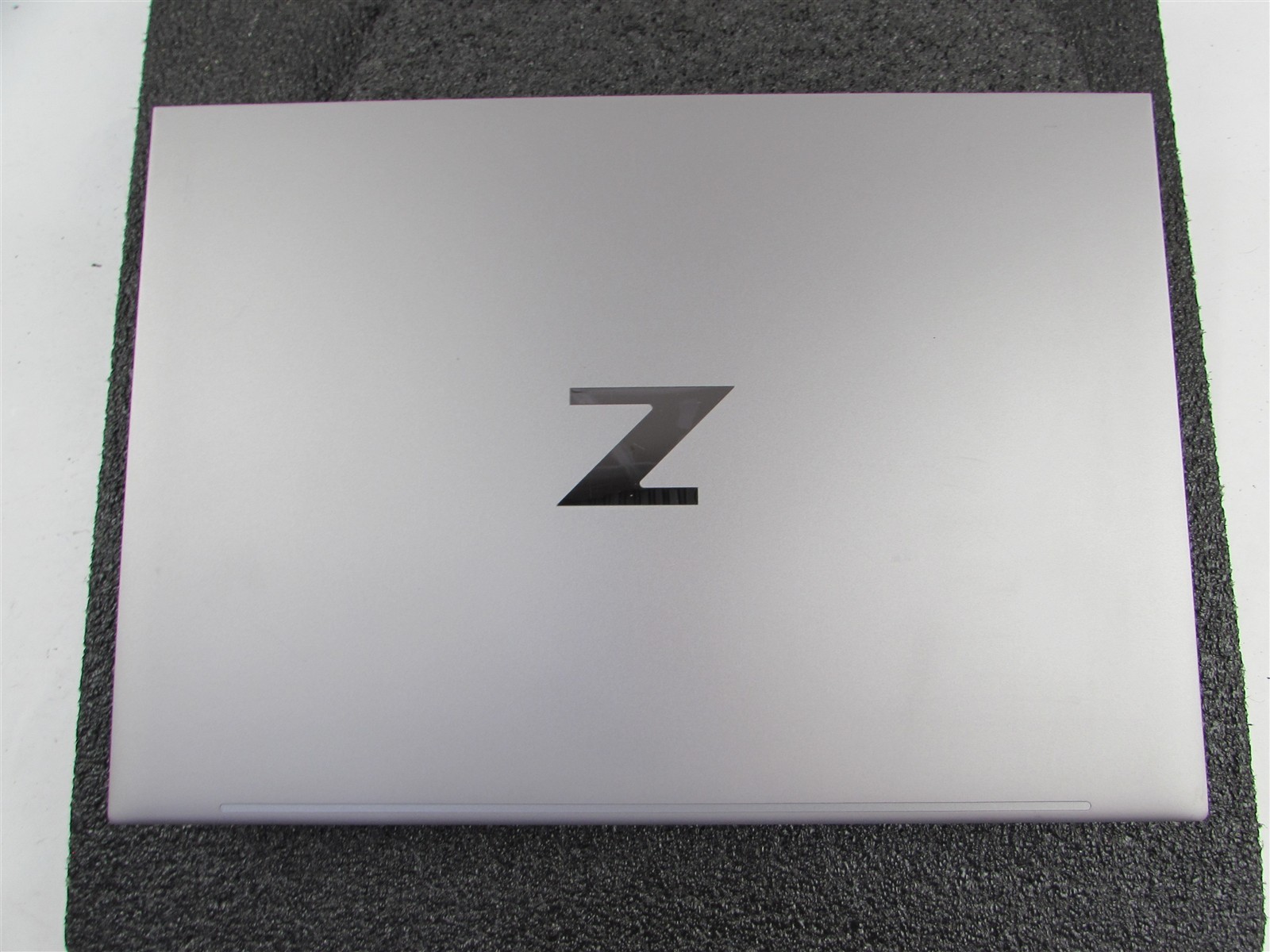 HP ZBOOK FIREFLY 16 (G9) 1920X1080 FHD I7-1265U 512GB SSD 16GB RAM NO O.S