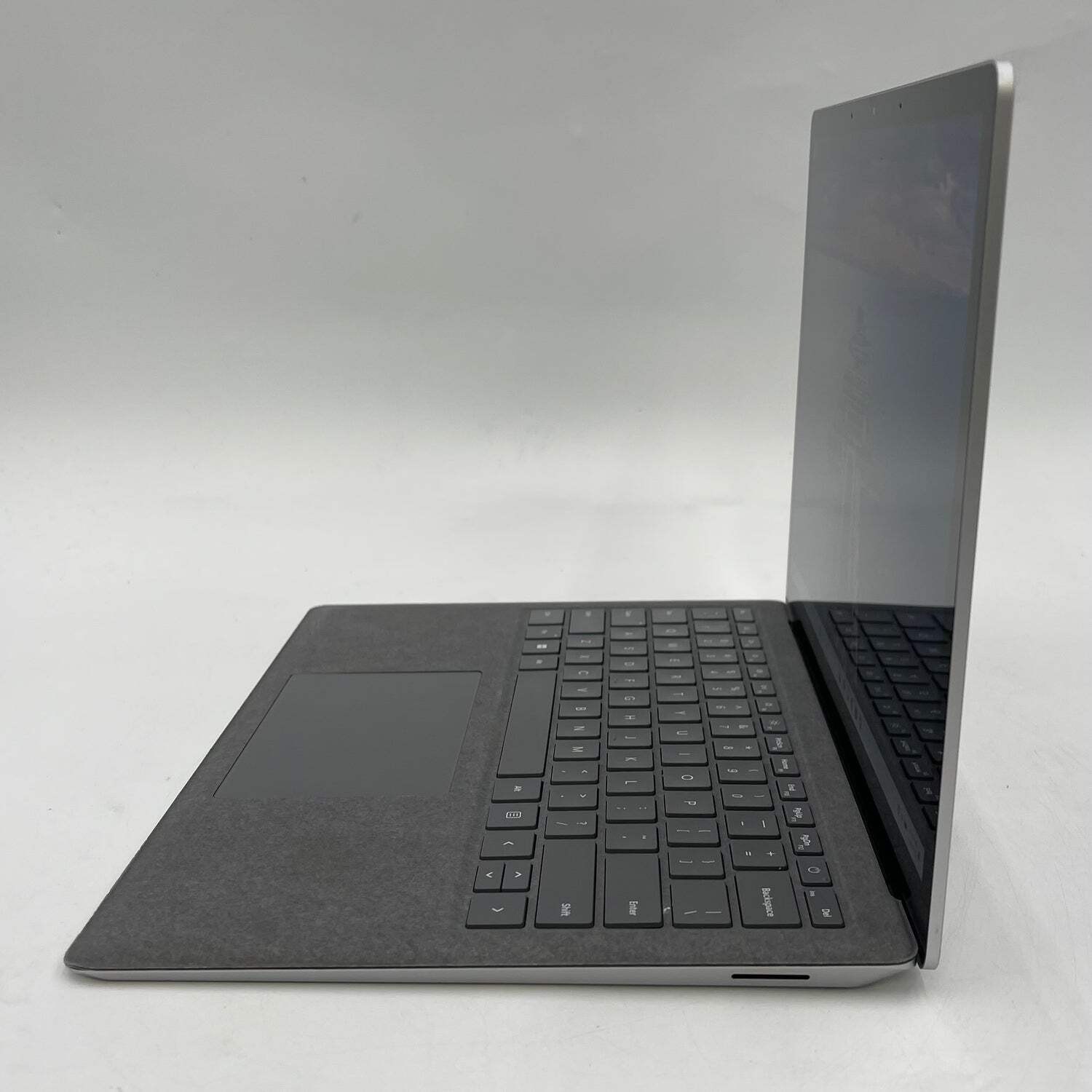 Microsoft Surface Laptop 4 1950 13.5″ i5-1135G7 2.4GHz 512GB SSD