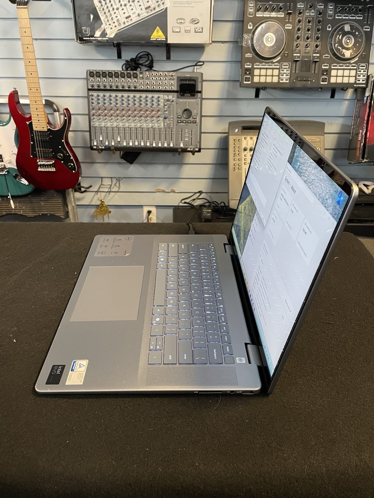Dell Inspiron 16 Plus 7640 2-in-1 QHD Touch 90Hz Ultra 7 155H 16GB RAM 1TB SSD