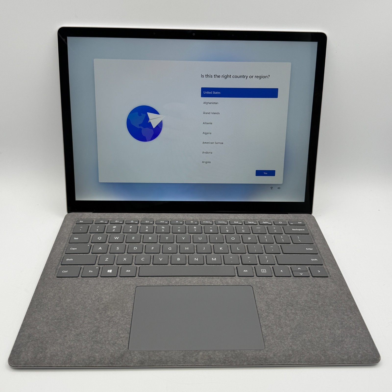Microsoft Surface Laptop 4 13.5″ i5-1135G7 16GB RAM 128GB SSD Win 11 Pro Touchsc