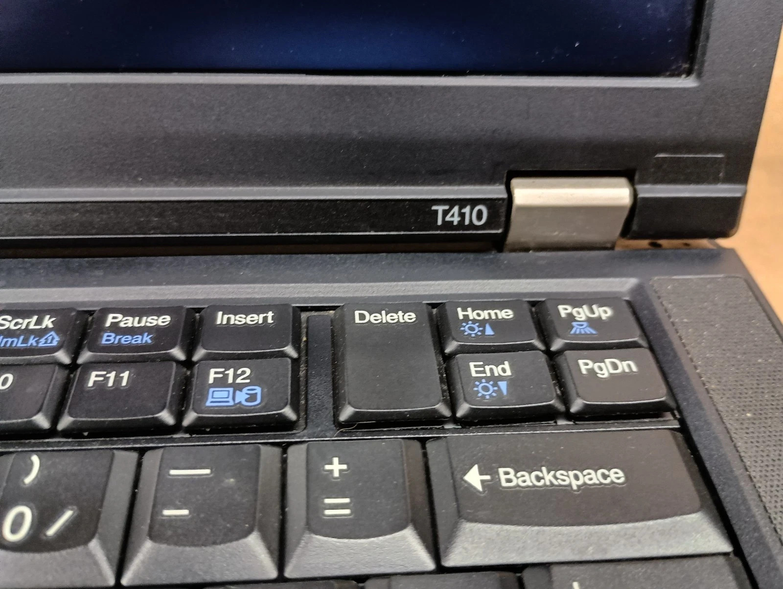Lenovo ThinkPad T410 i5-M520 2.4GHz 8GB 240GB SSD DVD+RW Win 11 Office 365