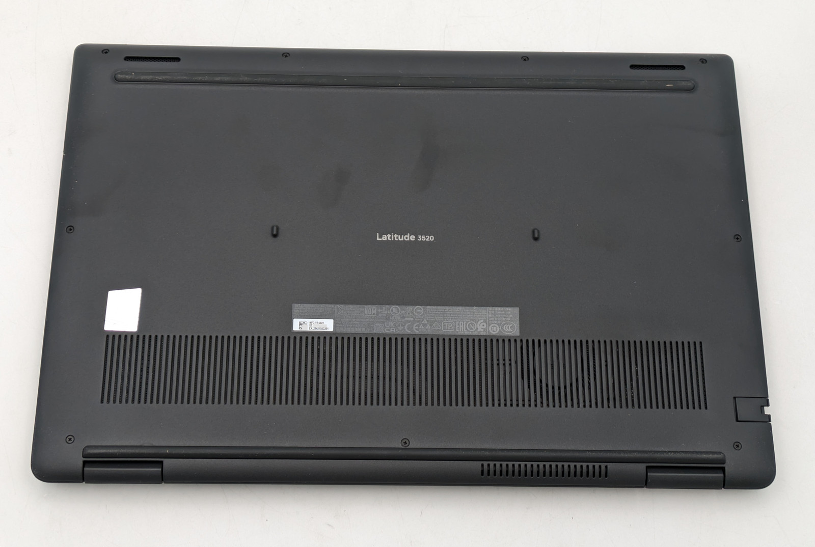 Dell Latitude 3520 15.6″ i7-1165G7 8GB DDR4 256GB SSD Windows 11 Home