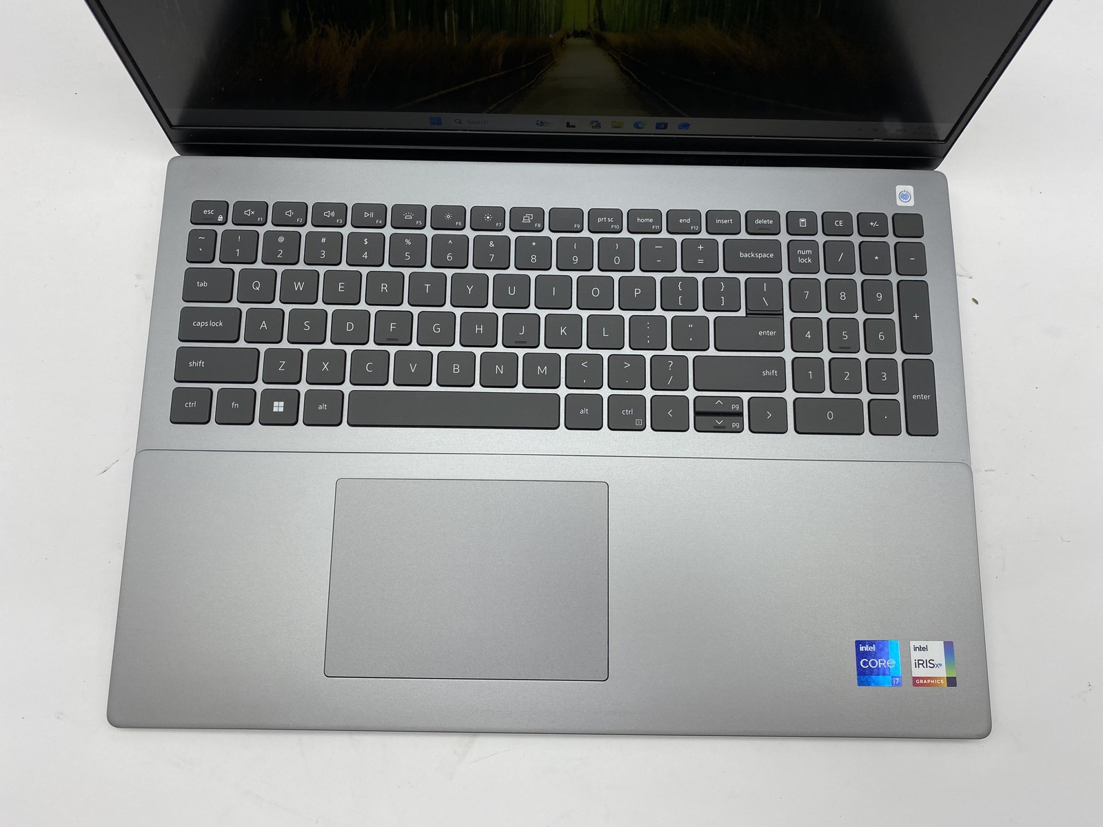 Dell Vostro 5620 Laptop Intel Core i7 1260P 2.1GHz 16GB RAM 512GB SSD W11P