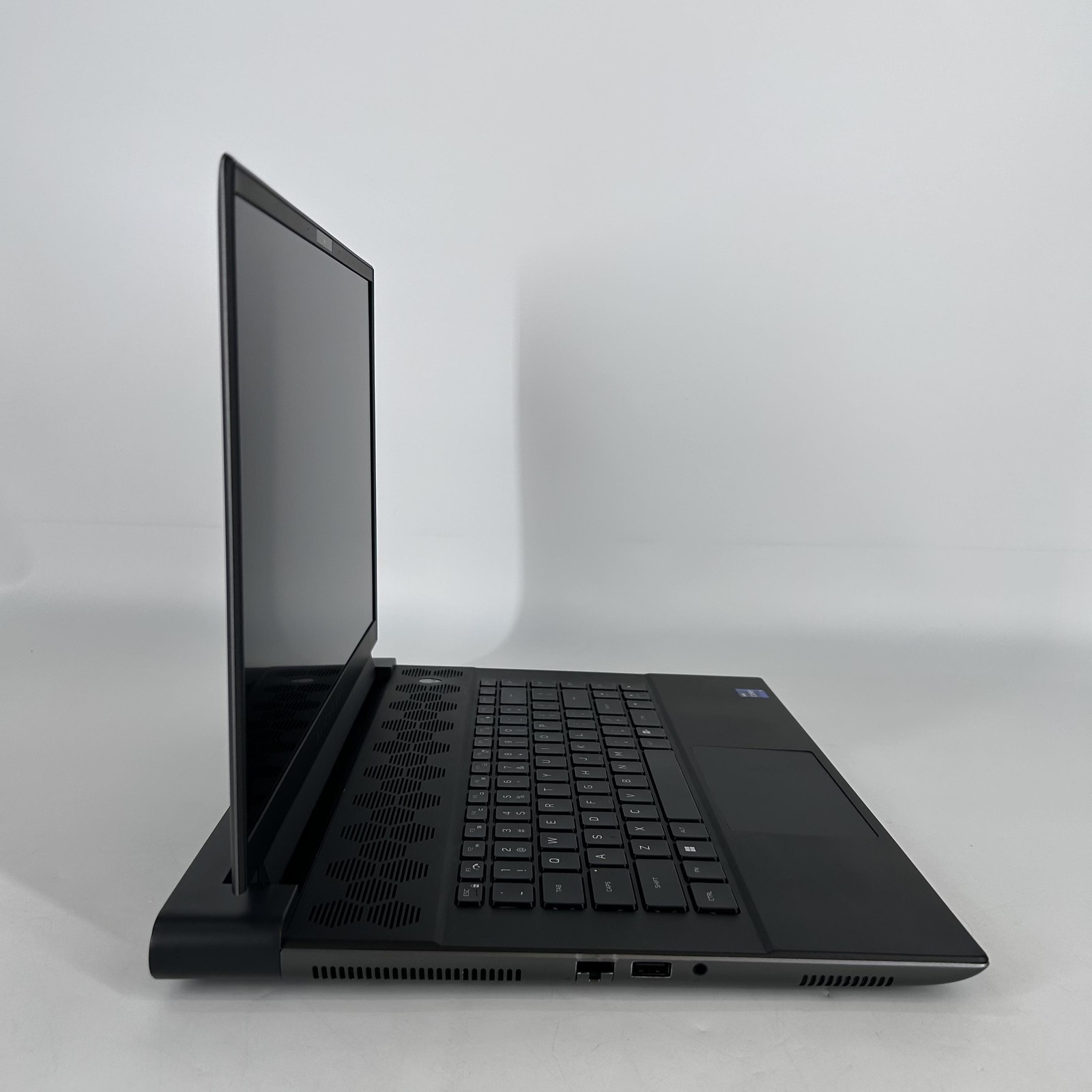 Dell Alienware M16 R1 240Hz QHD+ 2.2 GHz i9-13900HX 64GB 2TB SSD NVIDIA RTX 4090