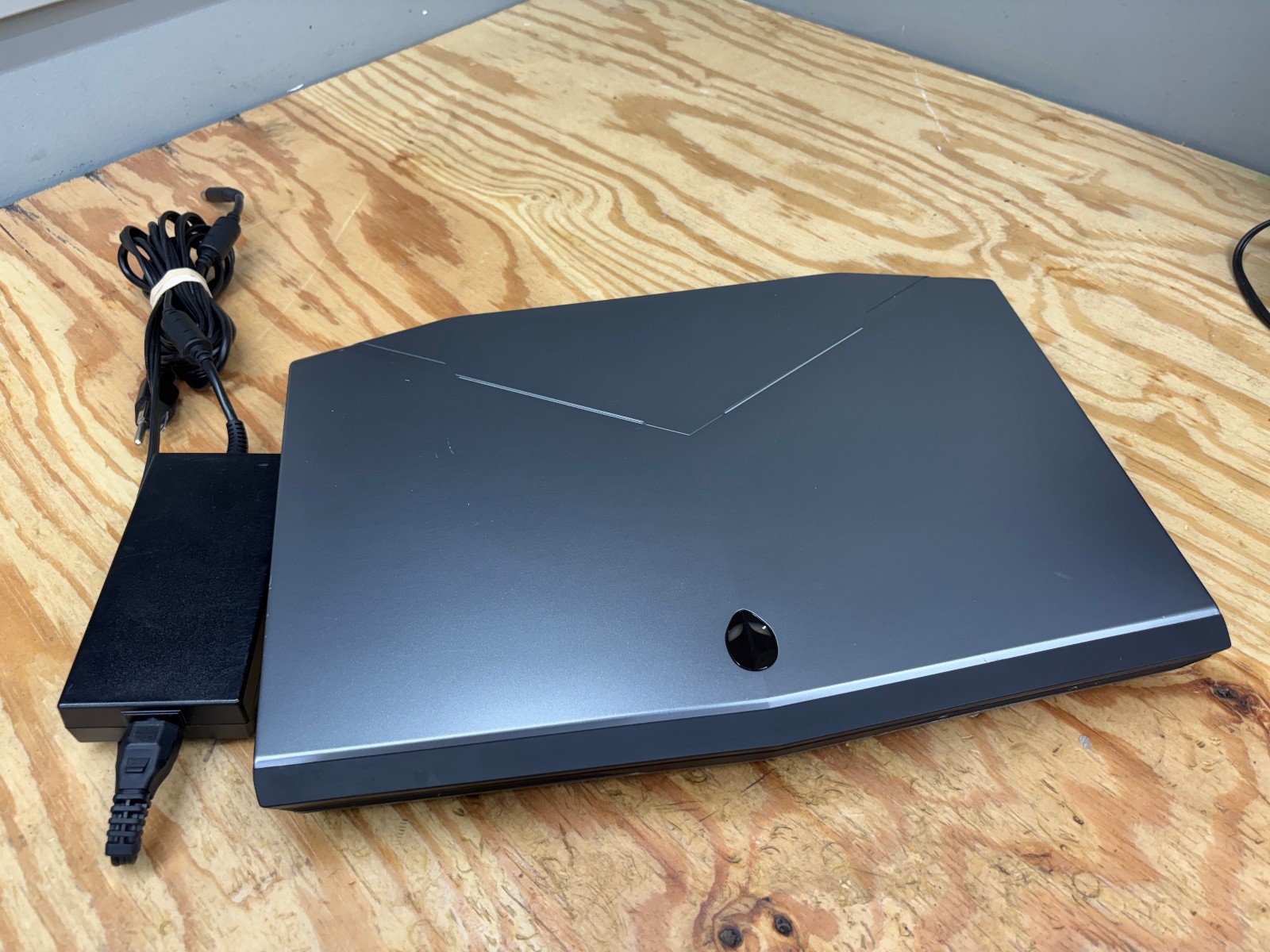 Alienware 17 R1 17.3″ Gaming Laptop i7-4710MQ 8GB 275GB SSD+1TB GTX 860M Win11