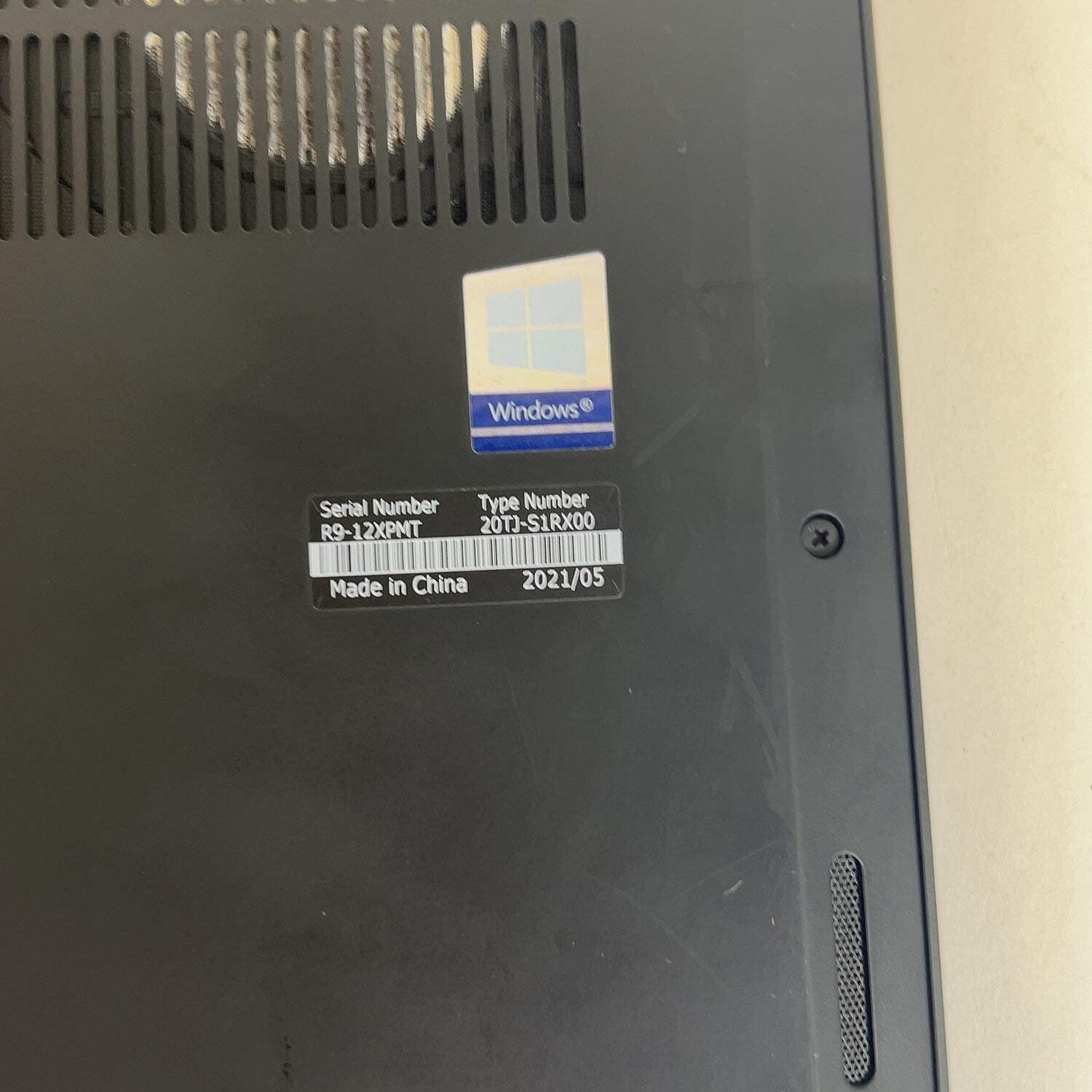 Lenovo ThinkPad P1 Gen 3 15.6″ i9-10885H 2.4GHz 32GB RAM 1TB SSD Quadro T2000