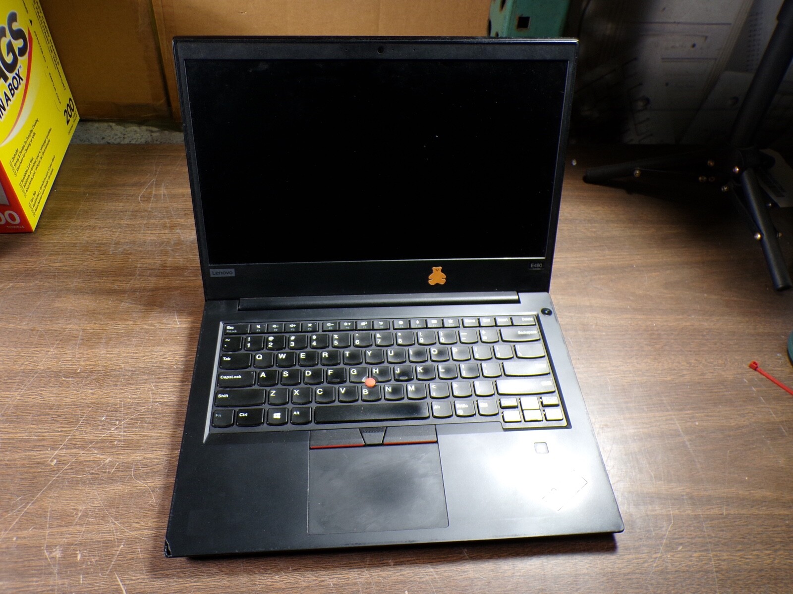 THINKPAD LENOVO E490 15 8GB RAM **BAD KEYBOARD /HAS BODY DAMAGE **NO HD