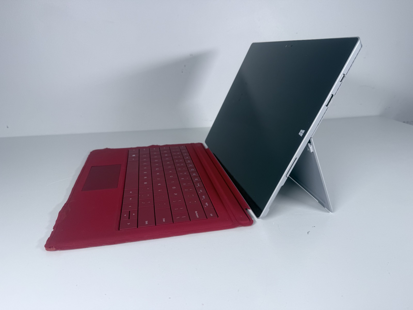 Microsoft Surface Pro 3 i7-4650U CPU @ 1.70GHz 8 GB RAM 512 GB Win 10 Pro
