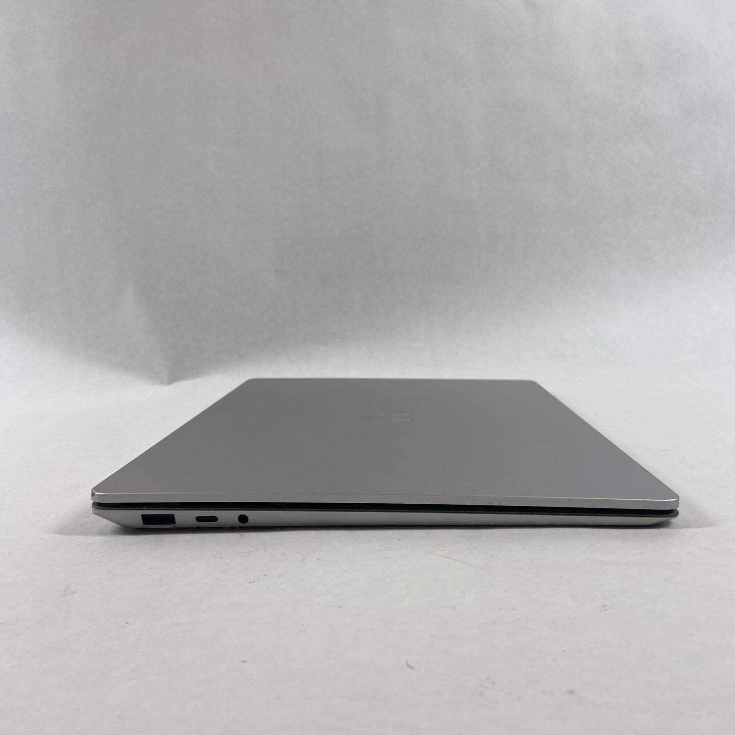 Microsoft Surface Laptop 4 1950 13.5″ i5-1135G7 2.4GHz 512GB SSD