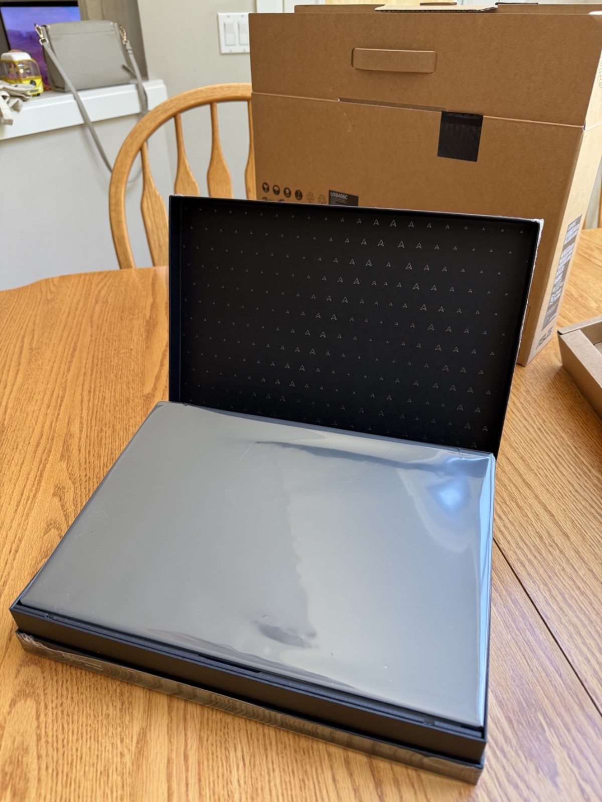 Asus Zenbook Duo 14, Ultra 9-285h, 4TB Evo 990, 32gb Ram, Win 11 Pro, Office ’21
