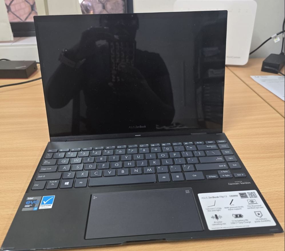 ASUS ZenBook Flip 13 OLED Touch | Evo Core i7 | 16GB RAM | 512GB SSD | 4K HDMI
