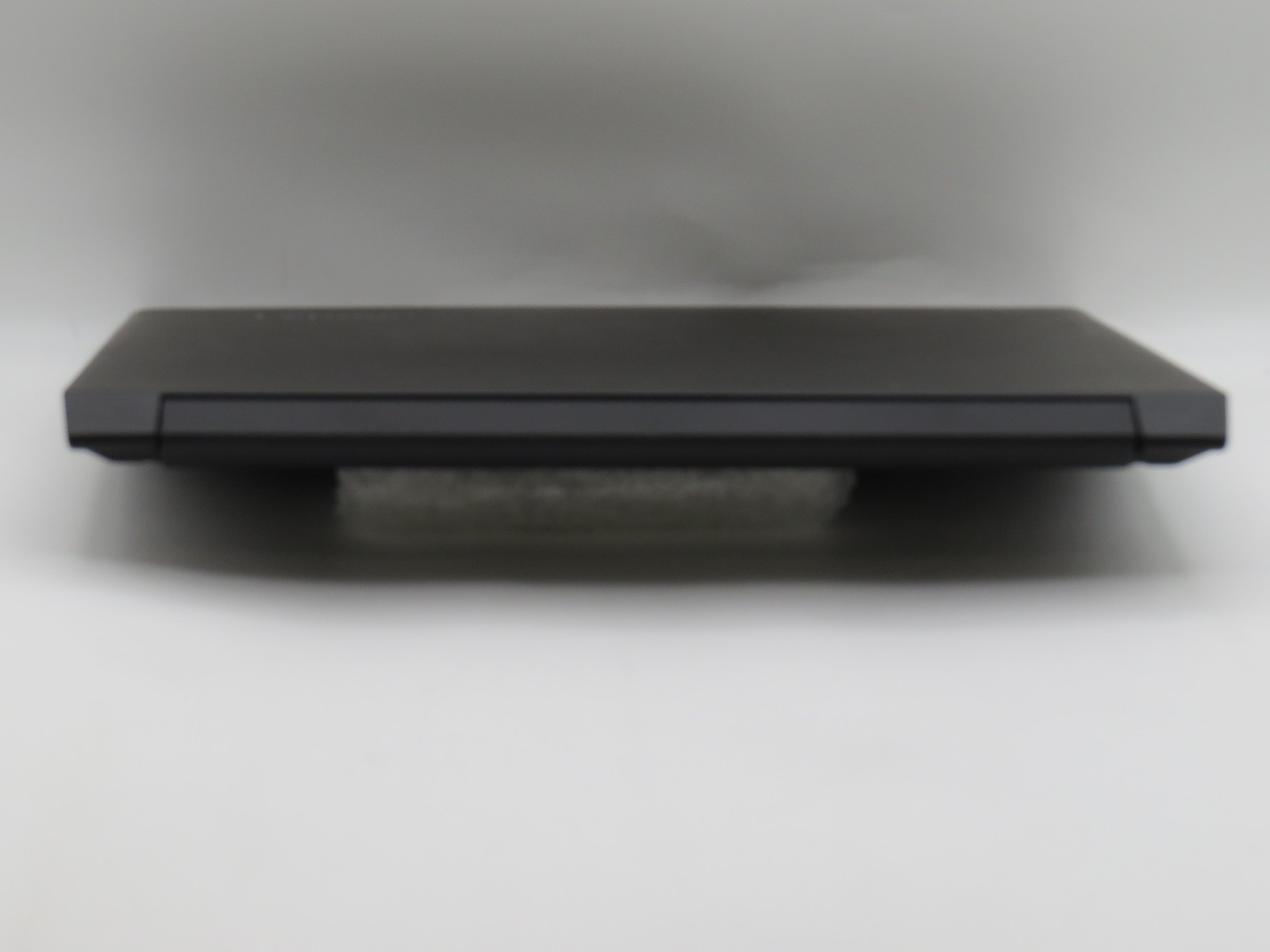 Lenovo V310 i3-6100U @ 2.3GHz 6GB DDR4 256GB SSD No OS/AC/Battery
