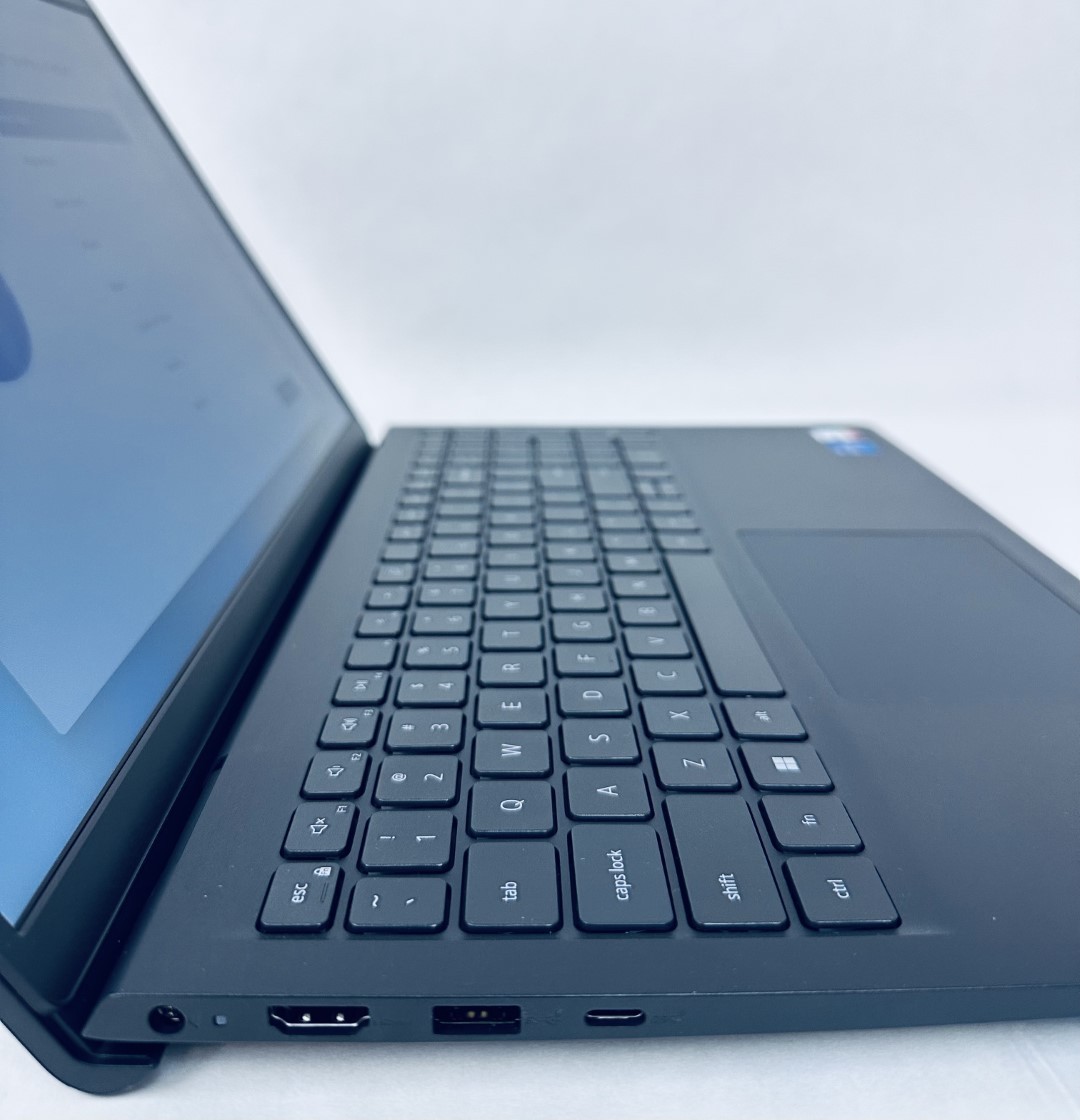 Dell Inspiron 3530 15.6″ FHD Touch i7-1355U 16GB RAM 512GB SSD W11H U