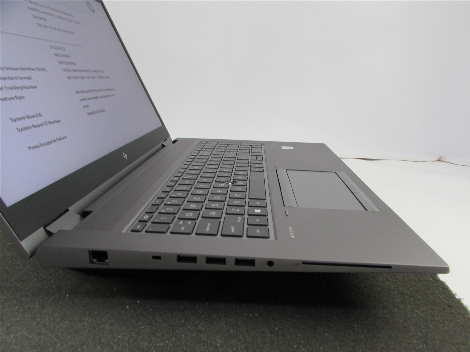 HP ZBOOK FURY 17 (G7) I7-10850H 512GB SSD 32GB RAM NVIDIA QUADRO RTX4000 WIN 11