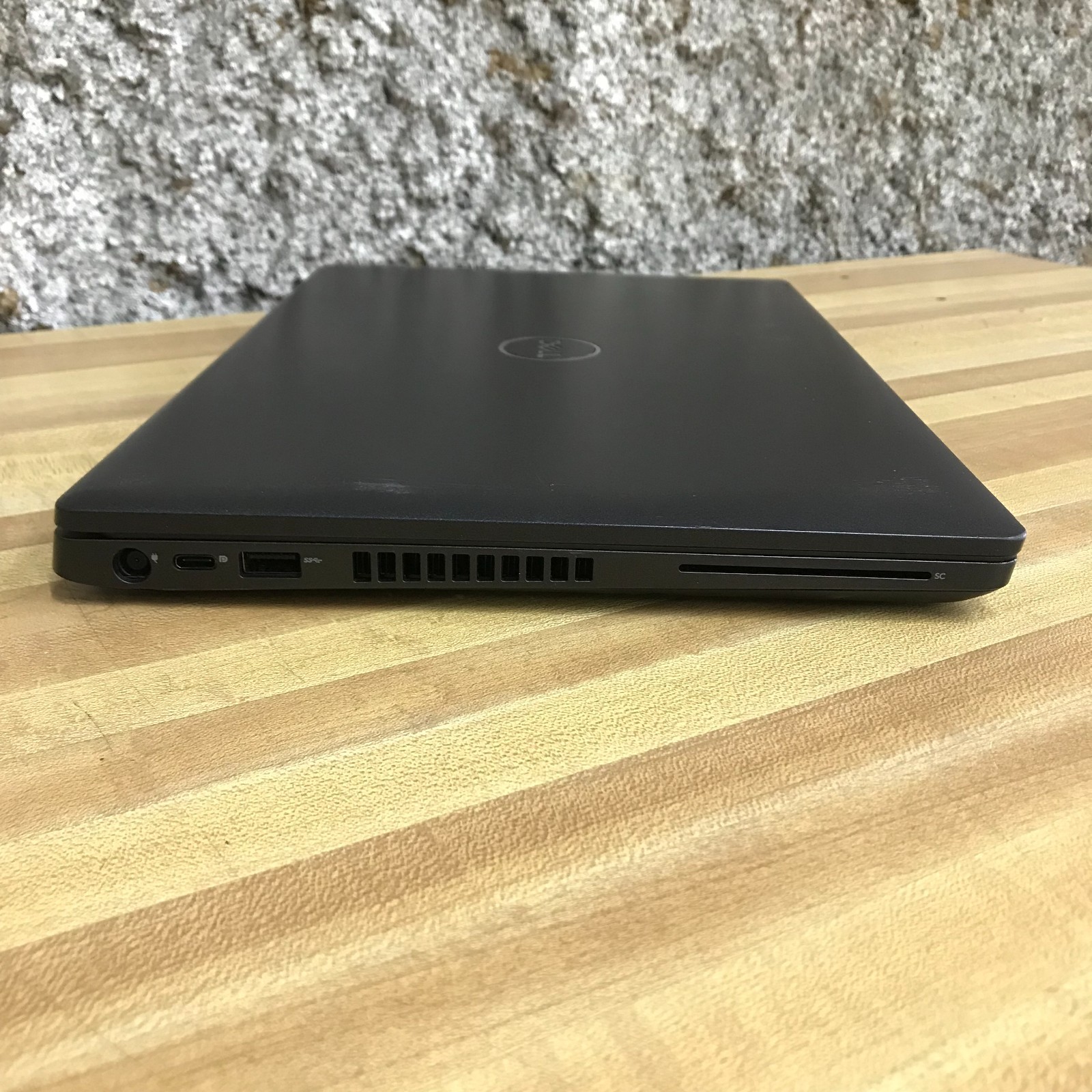 Dell Latitude 5400 14″ Laptop i5-8365U 12GB RAM 256GB SSD (Windows 11 Pro)