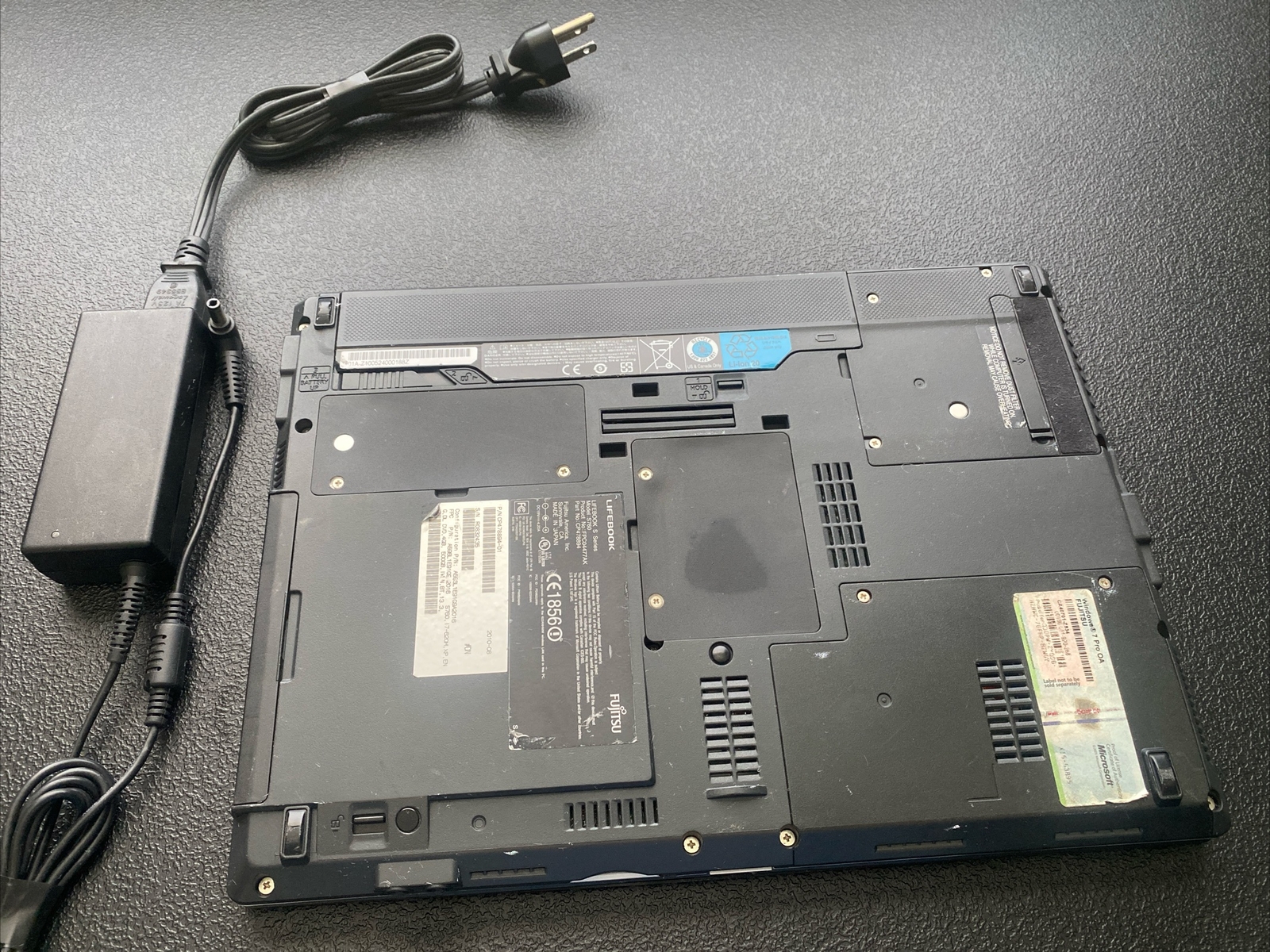 Fujitsu LifeBook S Series S760 i5-M520 2.40GHz, 4GB RAM, 320GB HDD DE06-03-Works