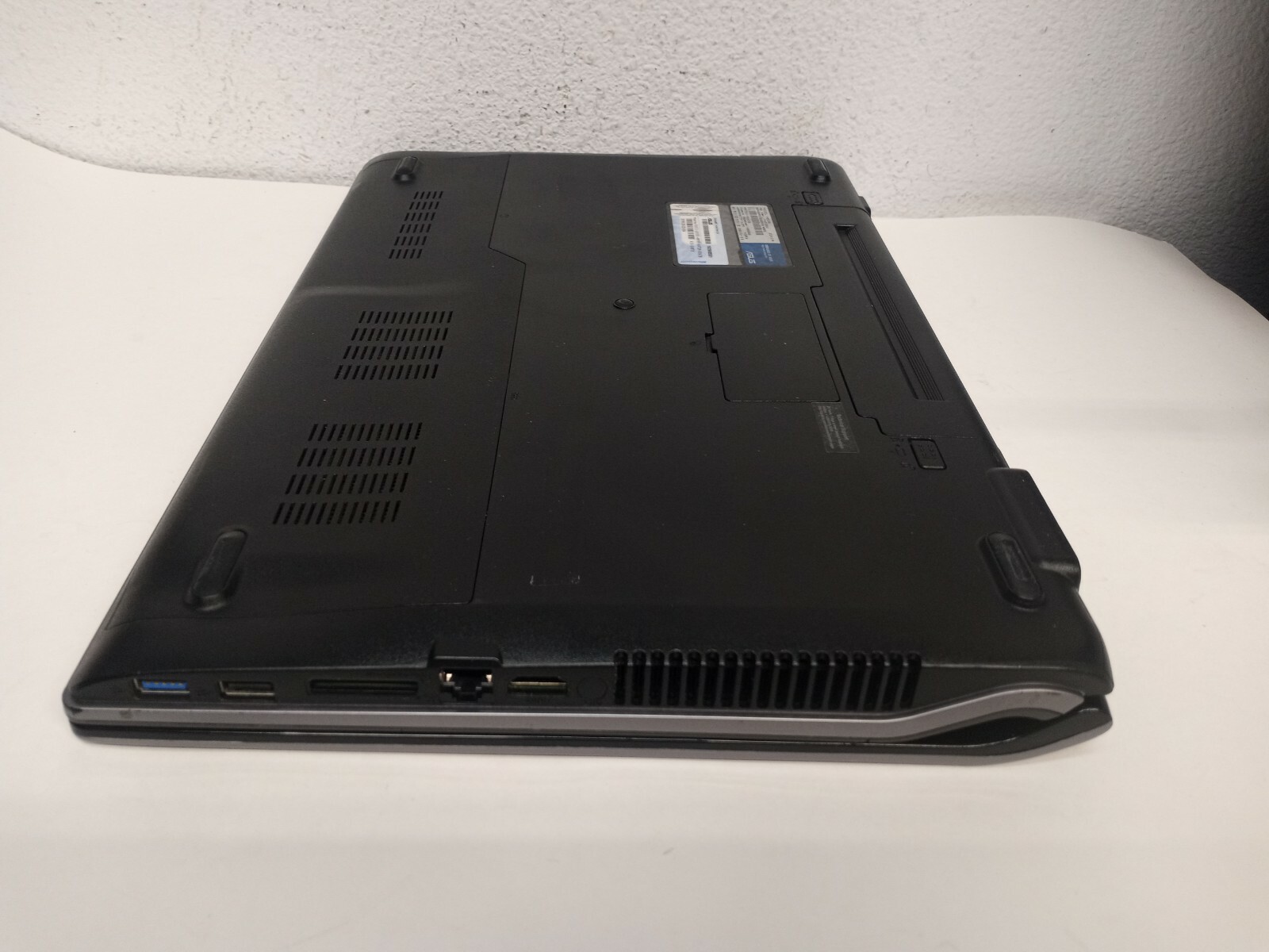 ASUS N53S 15.6″ Intel Core i7-2670QM 2.20GHz 8GB RAM 128GB SSD BT DVD Win10 H
