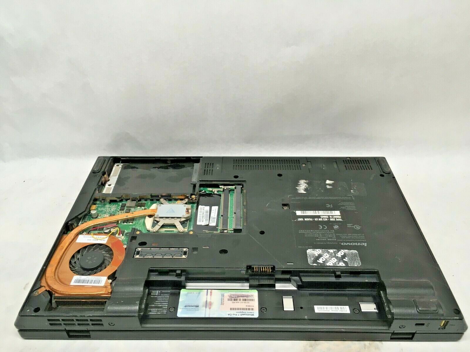 Lenovo Thinkpad L512 Laptop For Parts Boots to BIOS Broken LCD Screen NO HDD JR