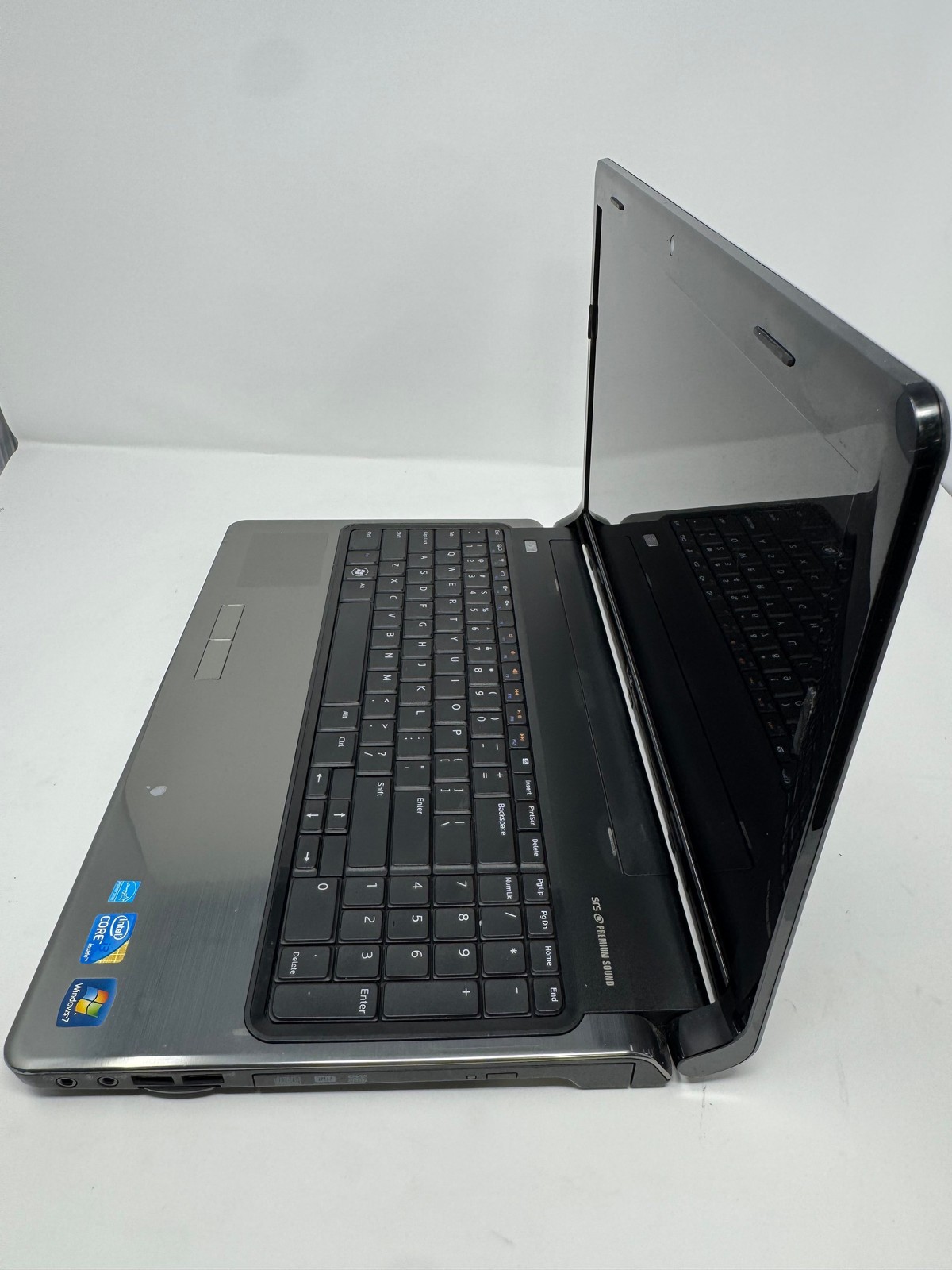 Dell Inspiron 1564 i3 M 350 4GB No HD Intel Integrated Bad Battery Grade B