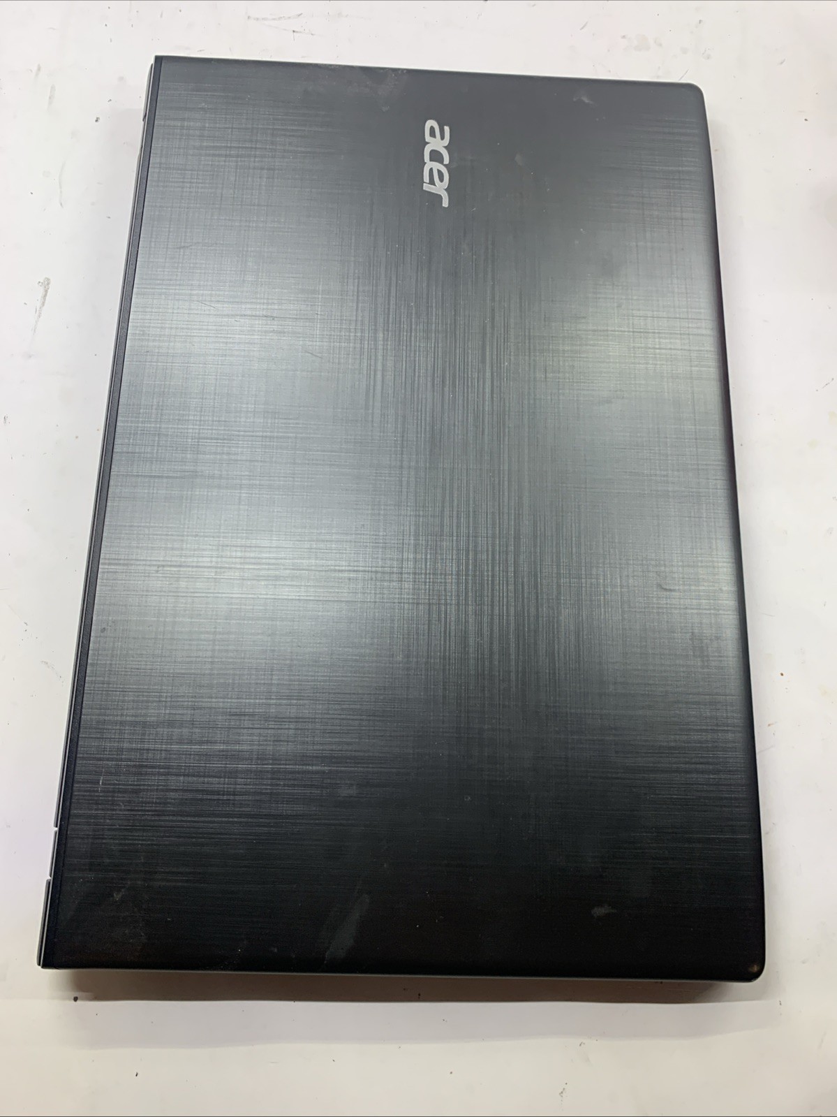 Acer Aspire E 15 E5-575 FHD 15.6″ i3 7th Gen 7100U 4GB RAM 1TB HDD Win11