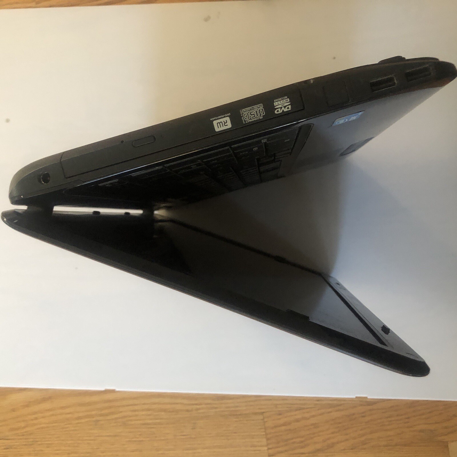 Toshiba L655-S5105 INTEL i3-M370 CPU | 8GB RAM 500gb HD WIN 10 HOME 15.6” + more