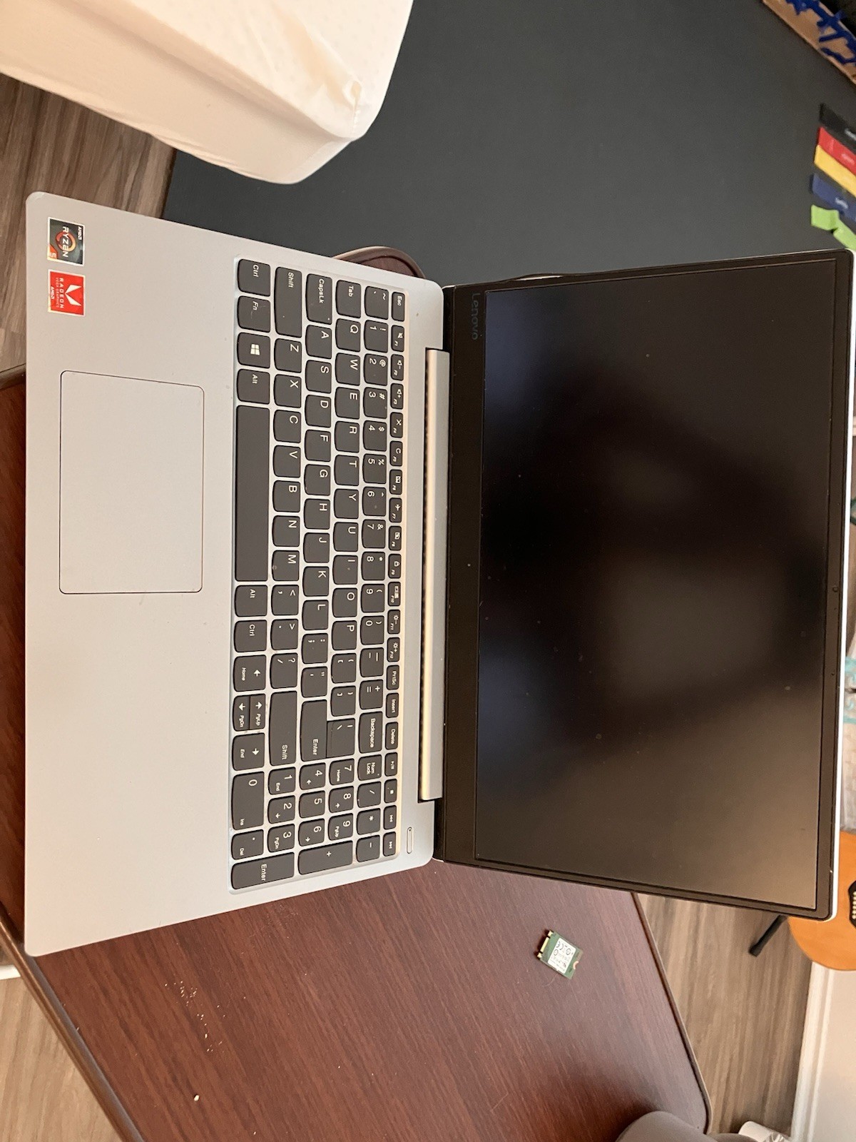 Lenovo Ideapad 330S-15ARR Ryzen 5 2500U / 8GB RAM / NO SSD