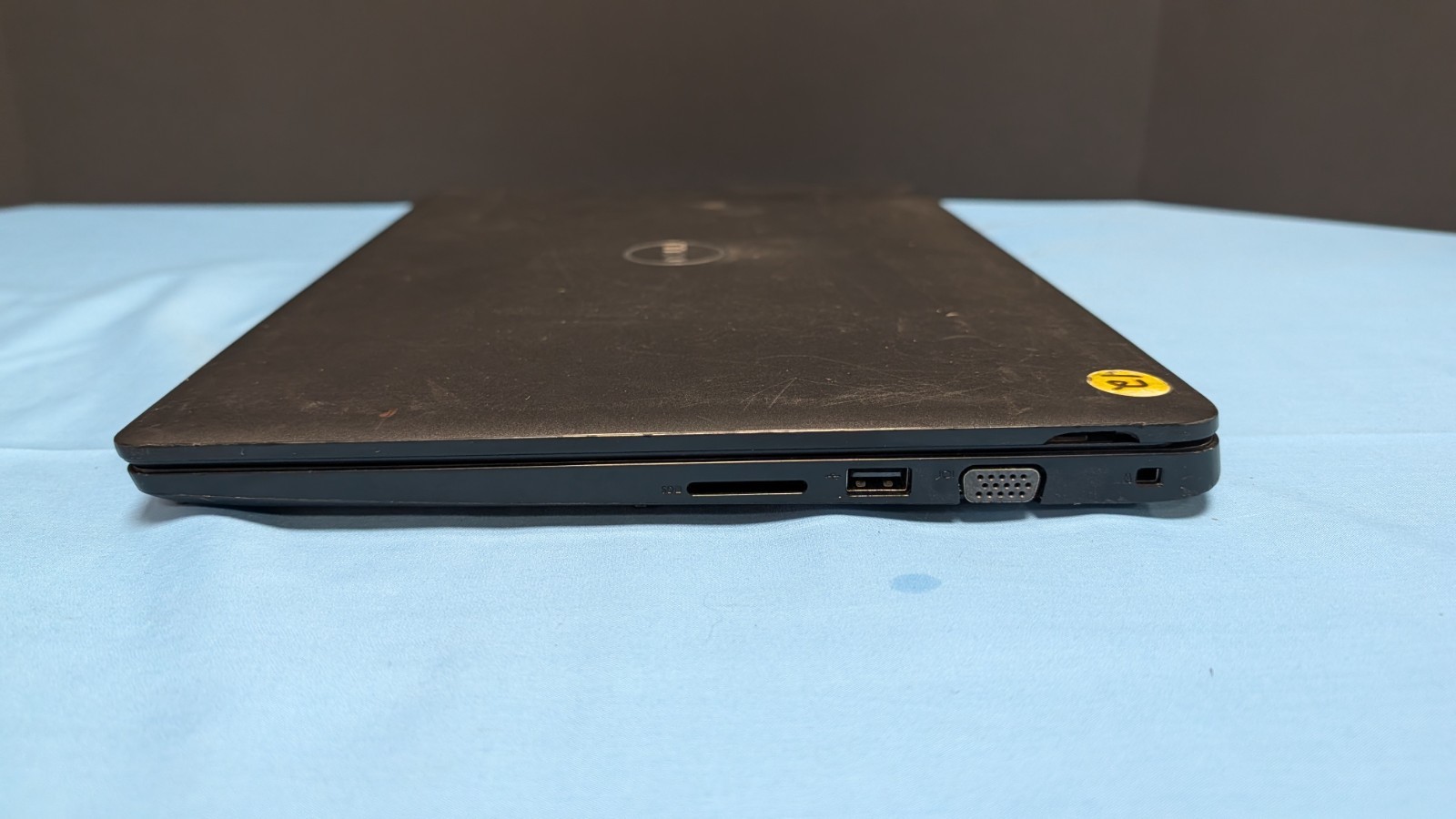 DELL LATITUDE 3400 – INTEL i5-8265U 8GB RAM NO HDD HEAVY COSMETIC READ!