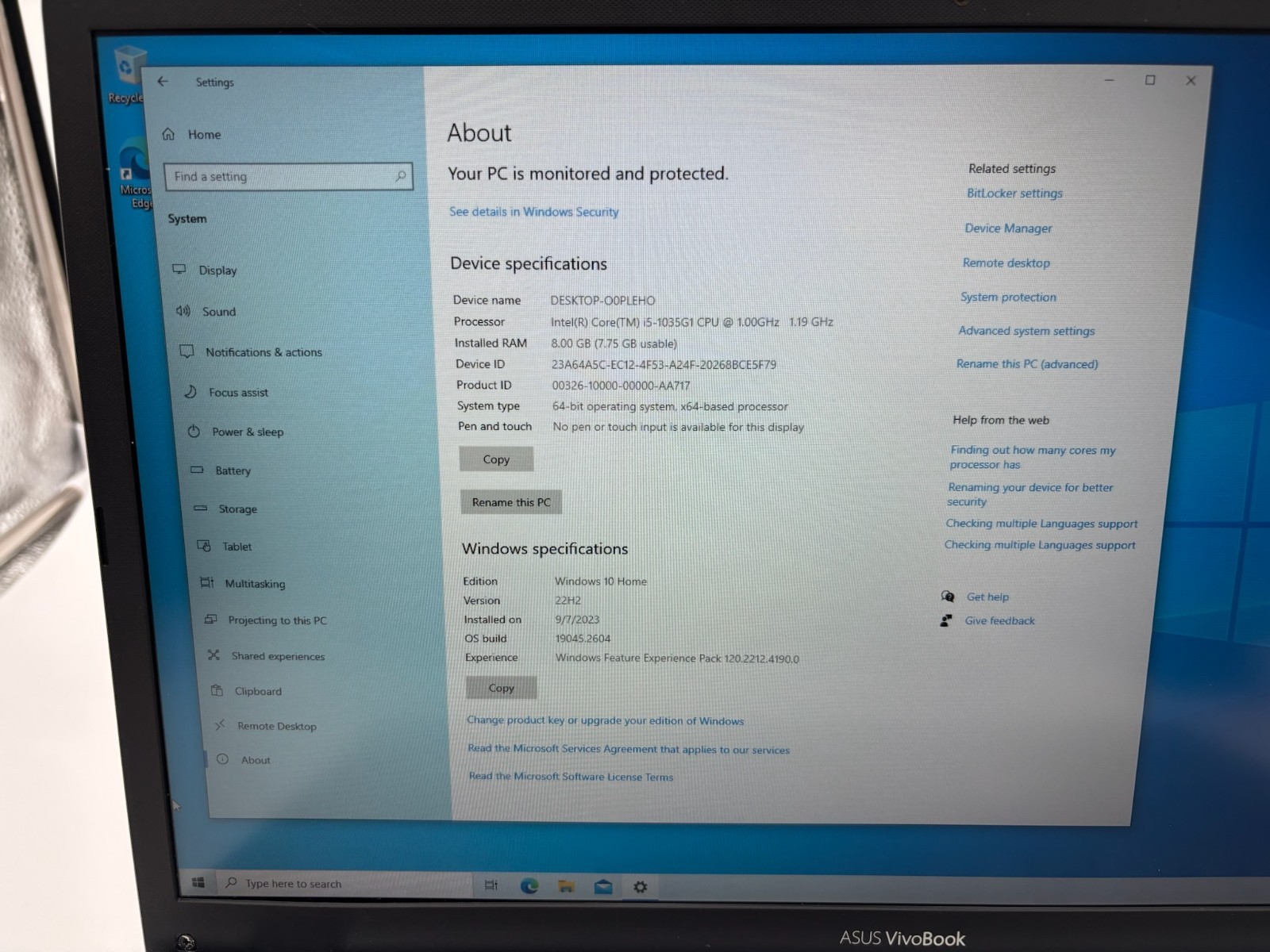 Asus VivoBook S712JA 17.3″ 256 GB SSD 8 GB RAM i5-1035G1 Windows 10 READ