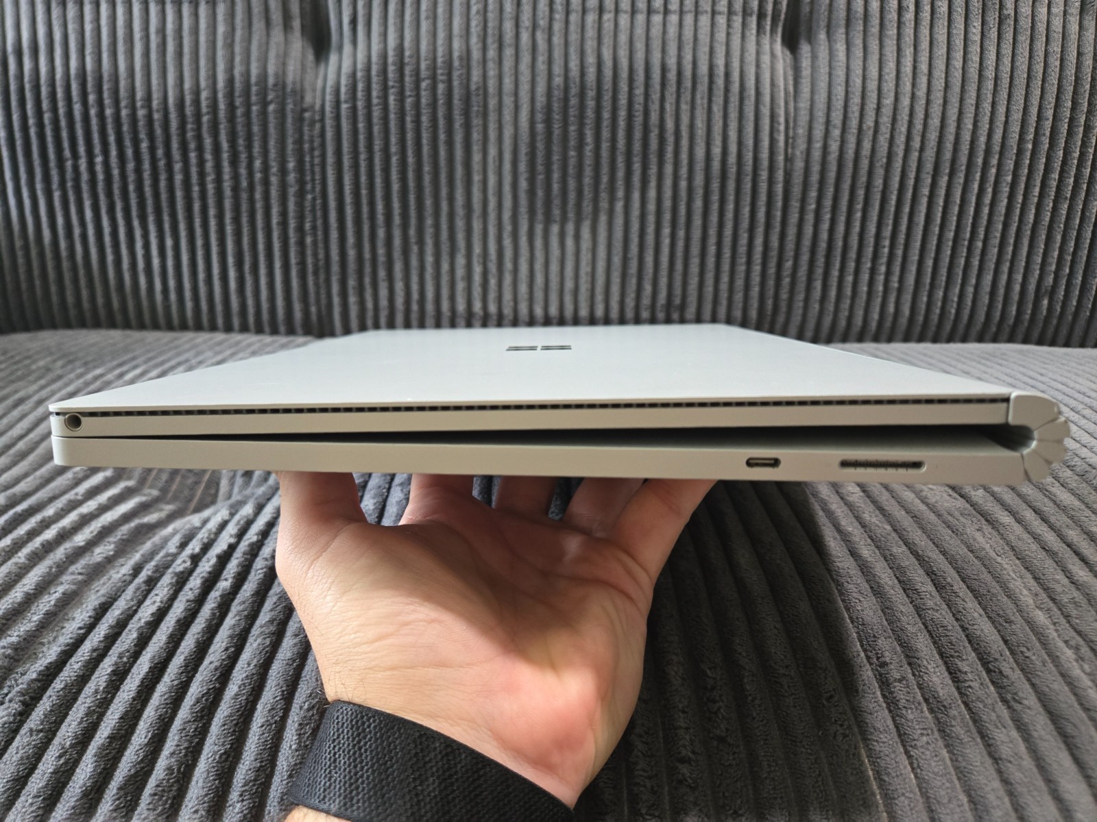 Microsoft Surface Book 3 15″ (256GB SSD, Intel i7-1065G7 GTX 1660 Ti 16GB RAM)