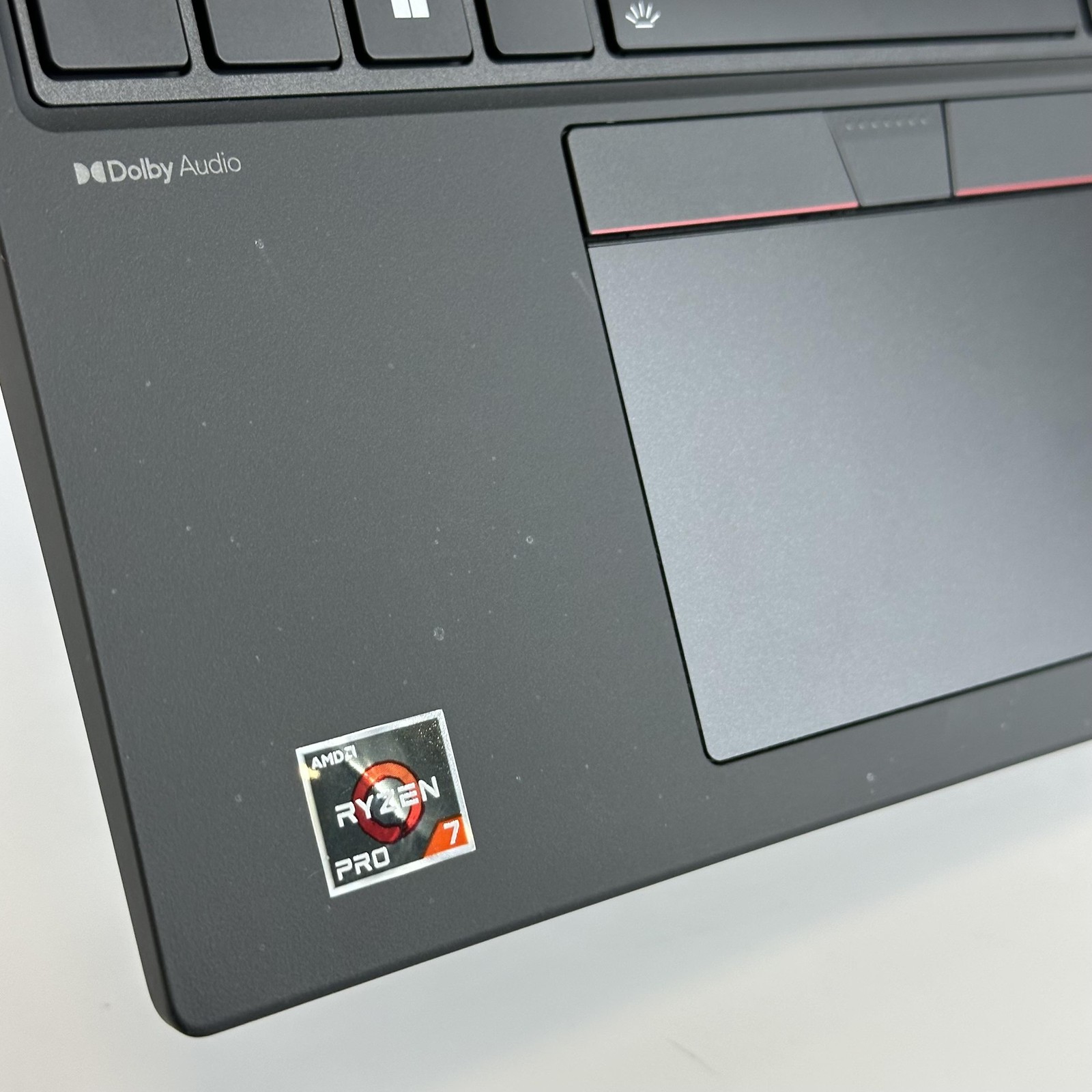 Lenovo ThinkPad T16 Gen 2 FHD+ TOUCH 3.3 GHz Ryzen 7 PRO 7840U 16GB 512GB SSD