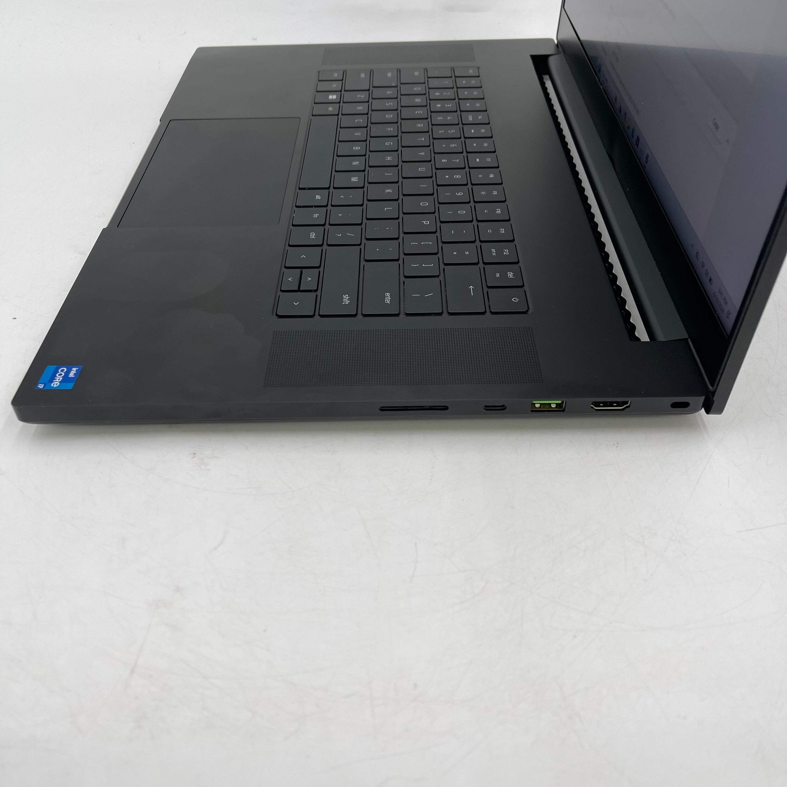 Broken Razer Blade 15 i7-12800H 2.4GHz 16GB 1TB SSD GeForce RTX 3060 Keys Issue