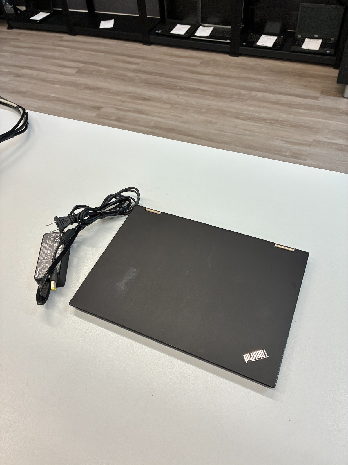Lenovo Yoga 260: 12″ / i7-6600U / 4Gb / SSD 128Gb / Win 11. Screen damaged