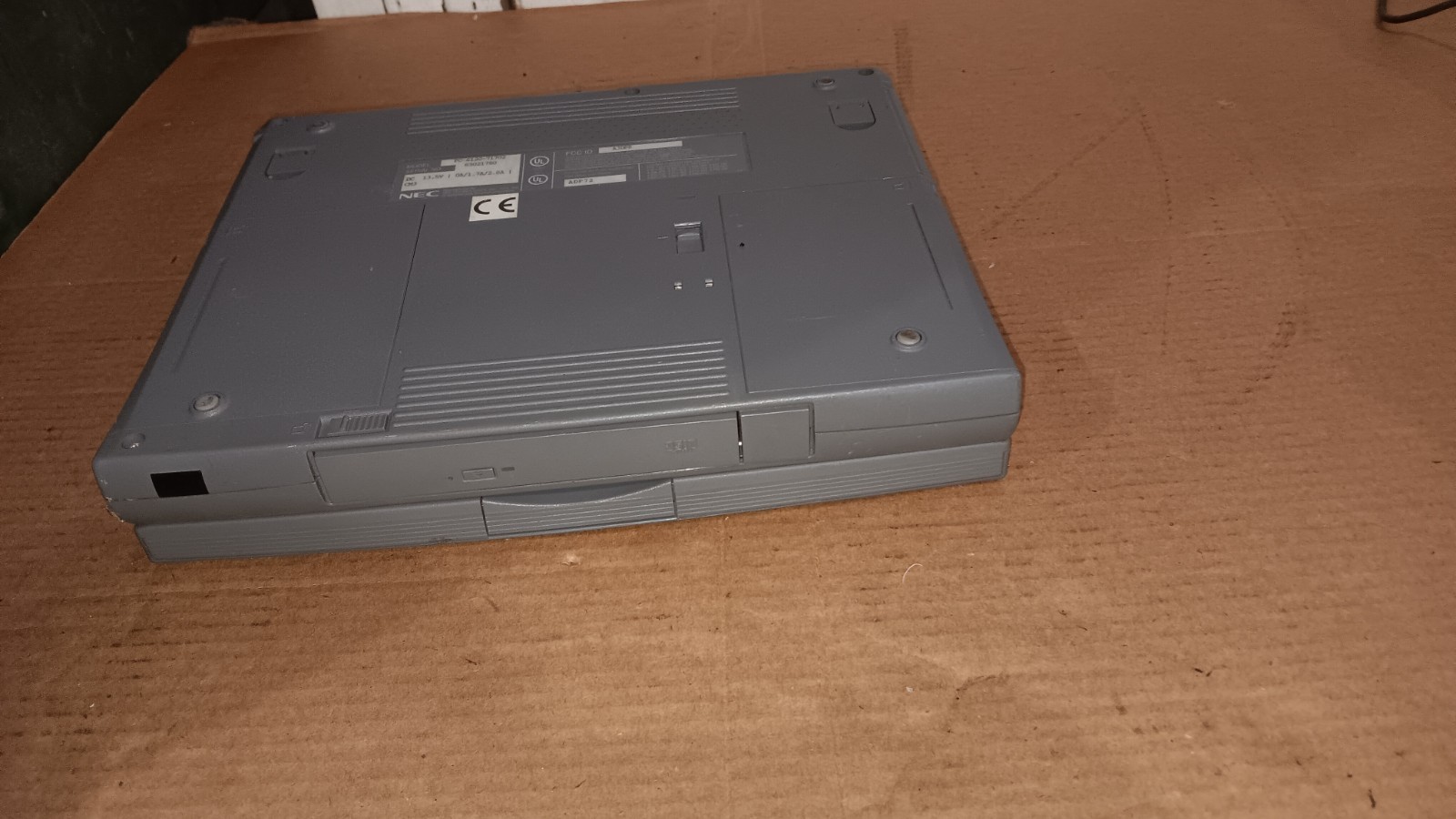 Vintage NEC Versa 4080H Laptop Intel Pentium 120 MHz 10.4″ TFT Color LCD Screen