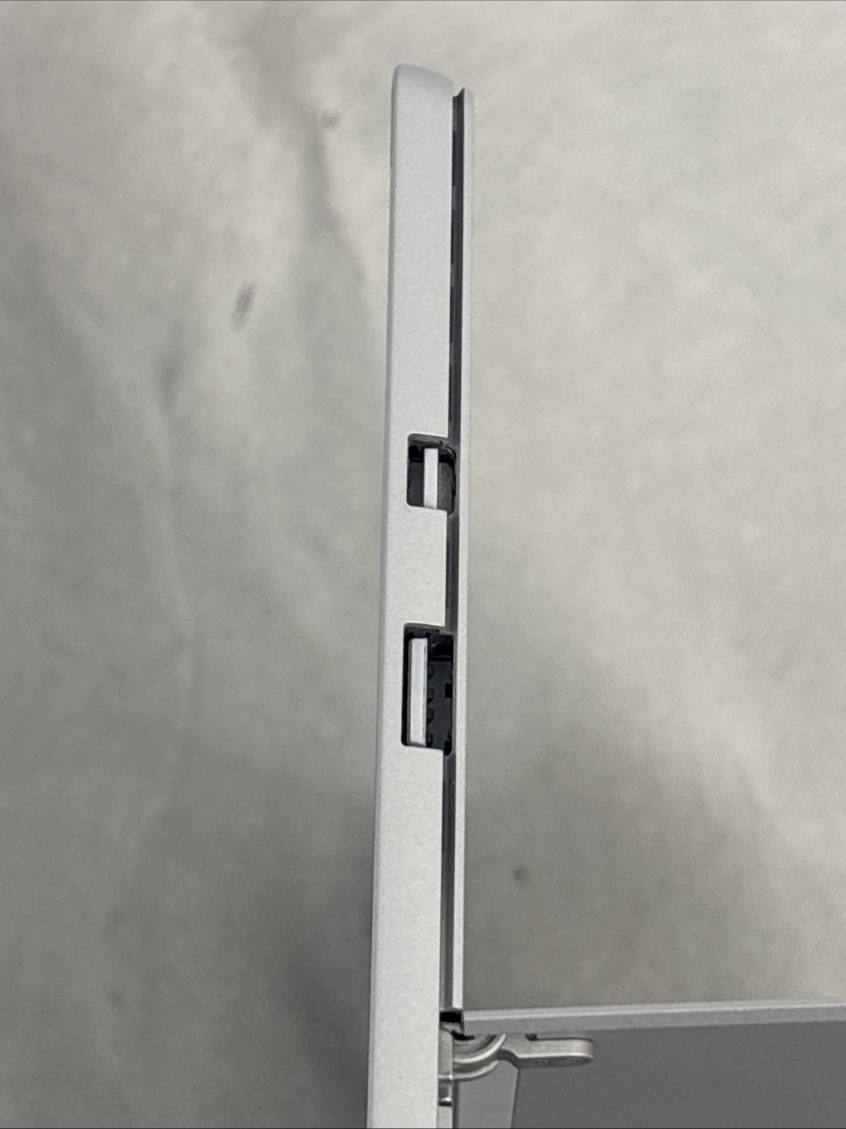 Microsoft Surface Pro 5 (1807, 128GB, Intel i5 7th, 4GB) Cellular – Platinum