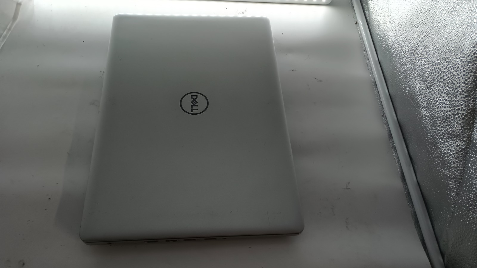 9083 Inspiron5570 w/charger.i5-7200U.Optical.8GB.256GB NVMe.15.6″FHD.W11 Pro