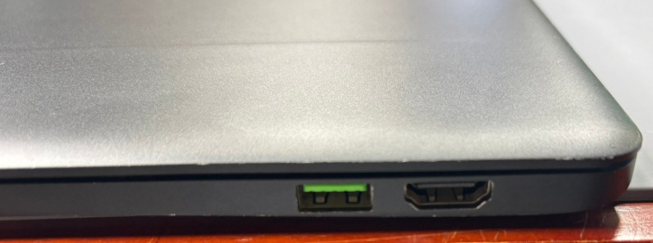 Razer Blade Stealth RZ09-0196 (8GB RAM, 128GB SSD) Laptop