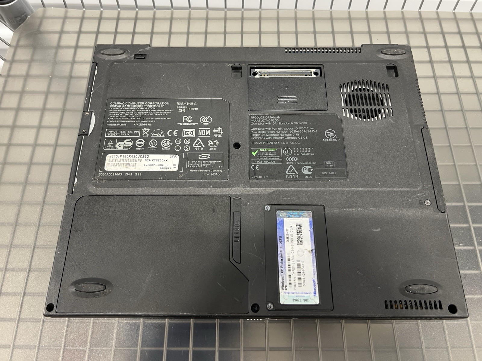 Vintage Compaq Evo N610c Laptop Intel Pentium 4 1.00Ghz 256MB