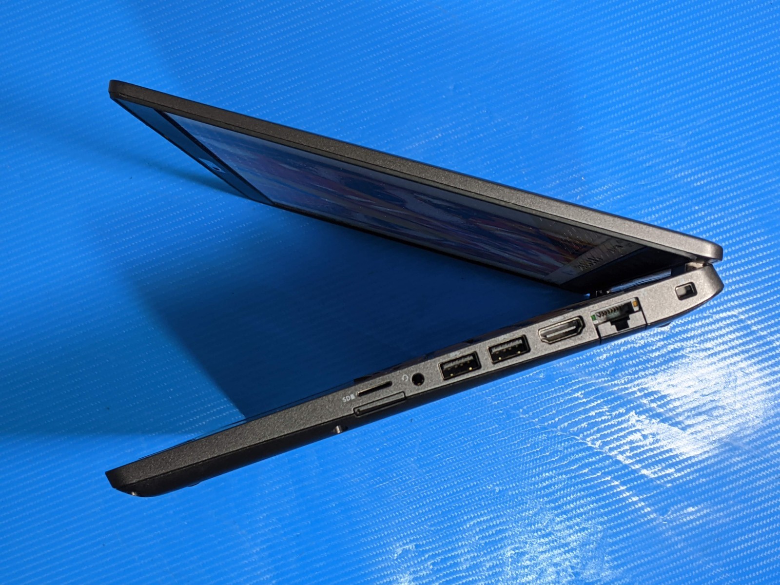 Dell Latitude 5400 14″ FHD Intel i7-8th Gen 1.9GHz 16GB 256GB SSD W11P +Charger