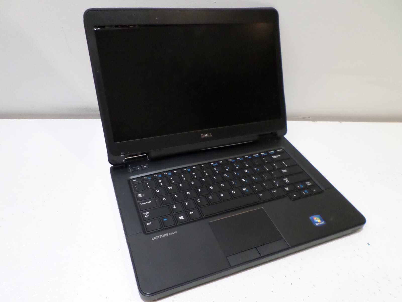 Dell Latitude E5440 Laptop – Intel Core i3 4th Gen, No HDD, No RAM – DAMAGED