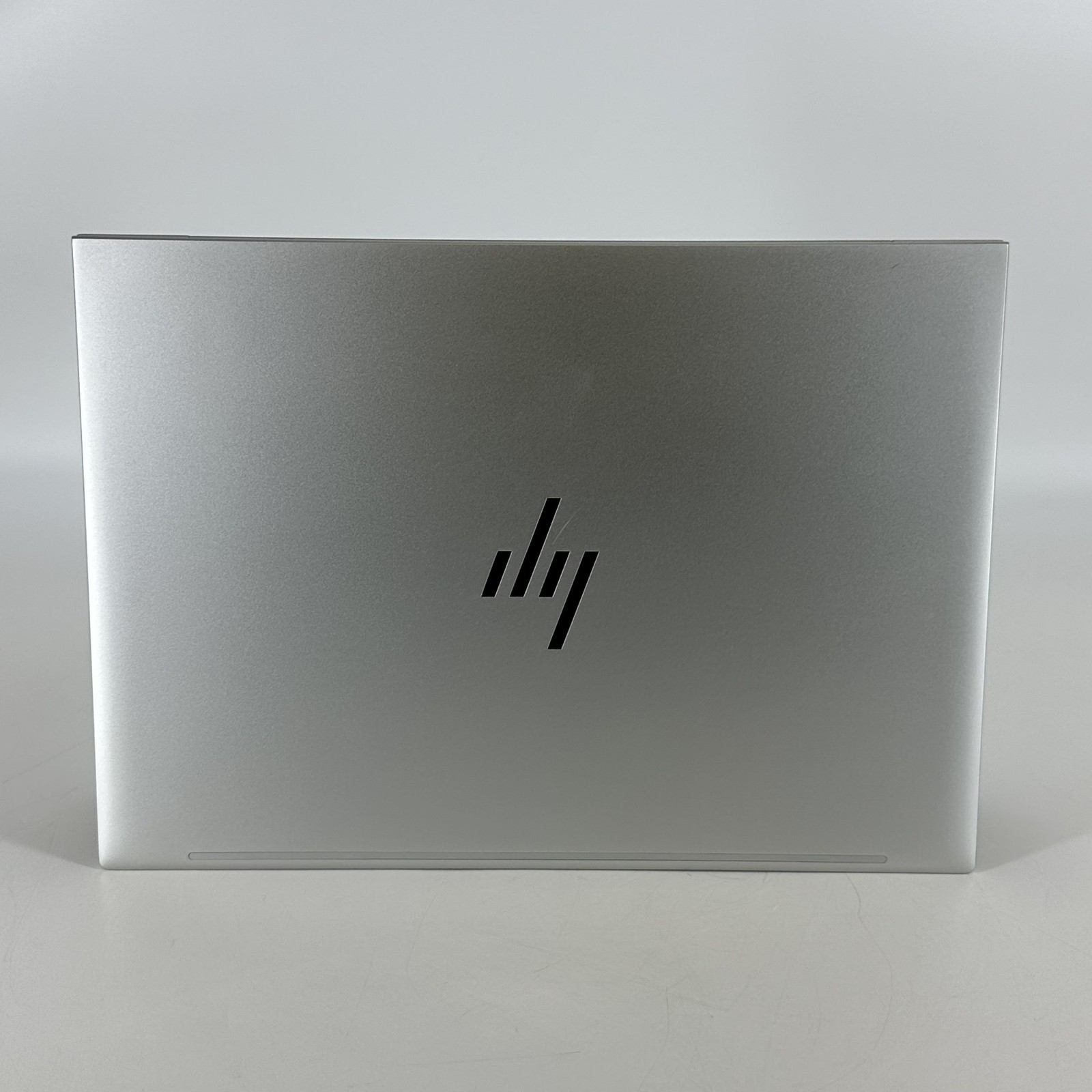 HP Elitebook 845 G11 14 FHD+ 3.3 GHz Ryzen 7 PRO 8840U 32GB 512GB SSD Excellent