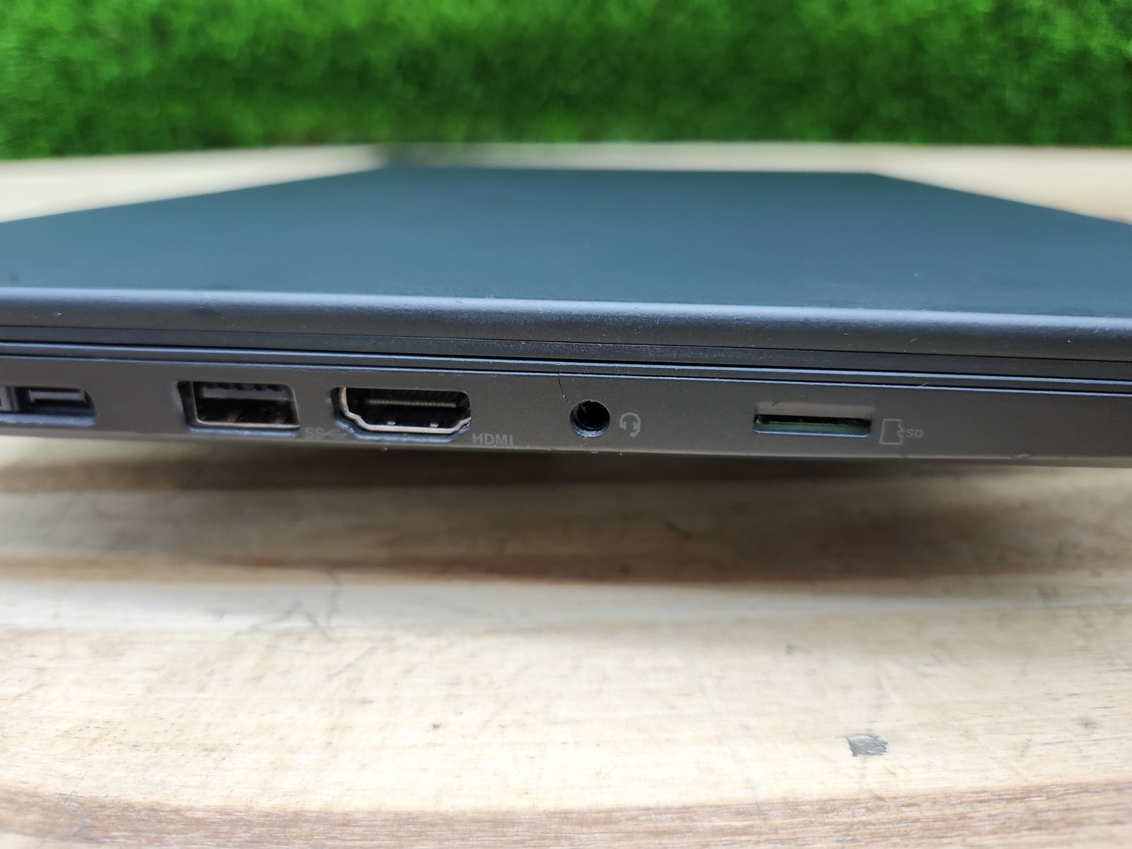 Lenovo ThinkPad P43s 14″ FHD i7-8665U 16GB 256GB SSD Quadro P520 Window 11 Pro ~