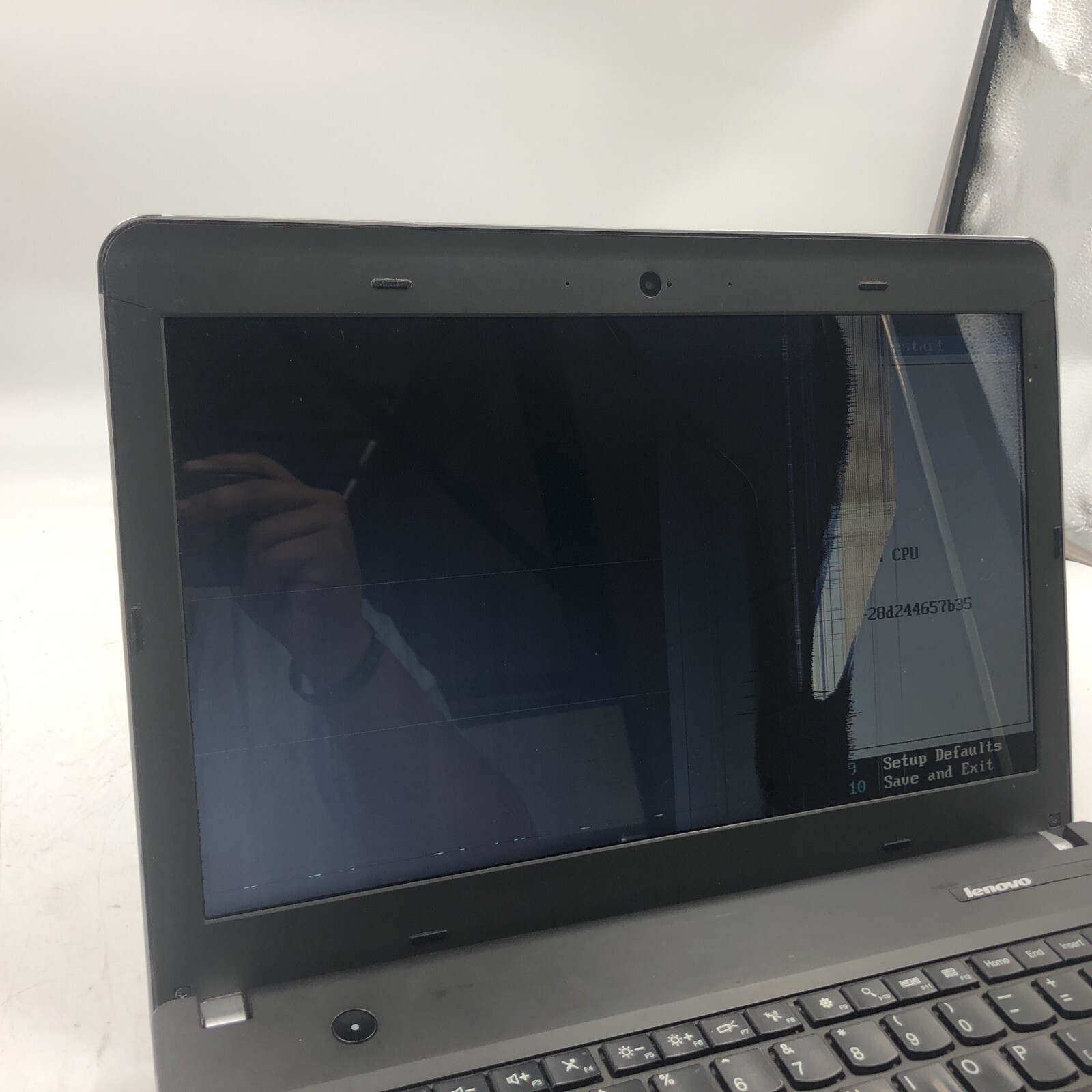 Lenovo Thinkpad E440 Laptop i3 Unknown RAM/HDD/OS Plastic Damage (FOR PARTS)