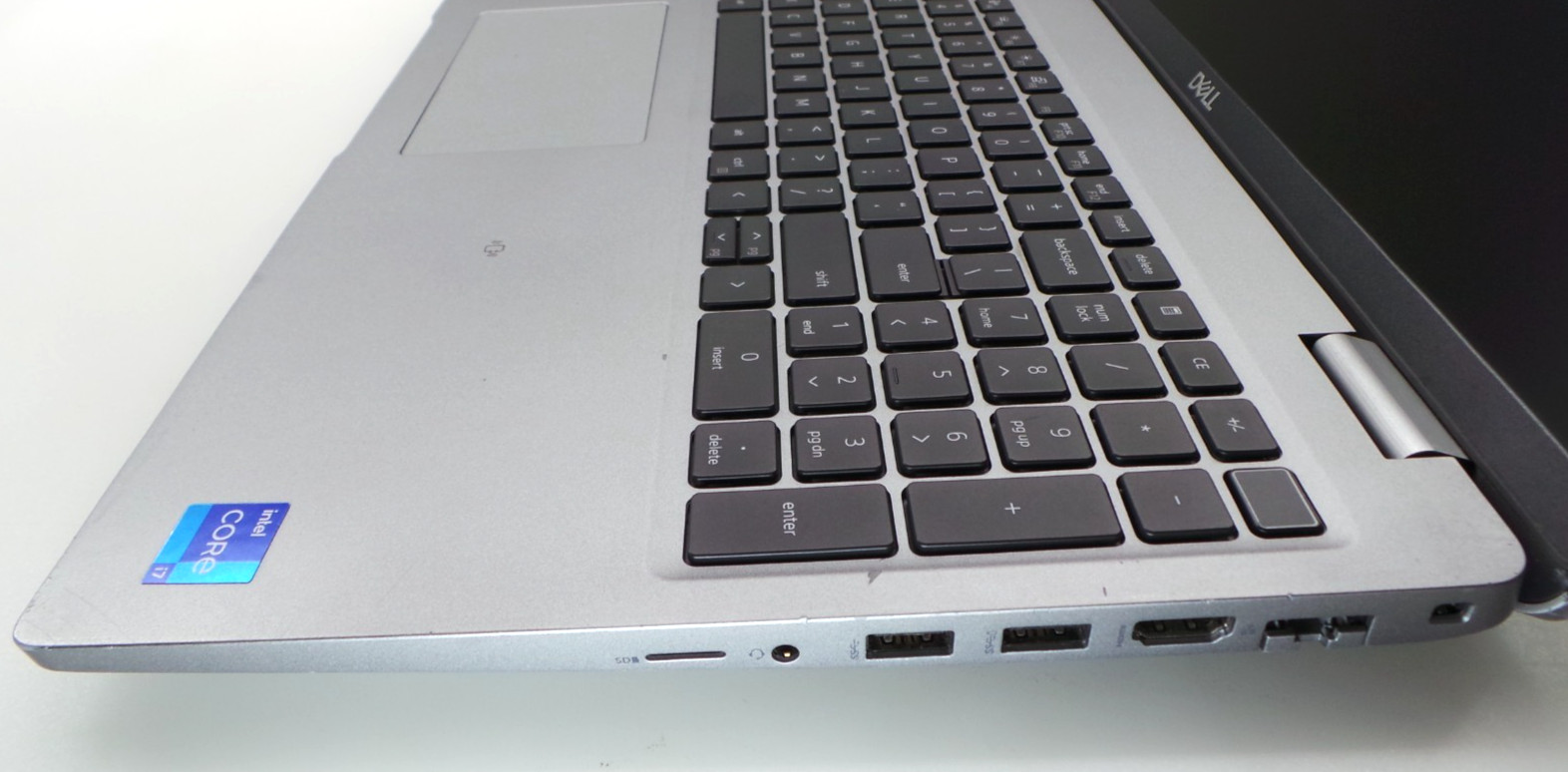 Dell Latitude 5520 15.6″ | i7-1165G7 2.80GHz | 16GB RAM 512GB NVMe | WIN 11 PRO