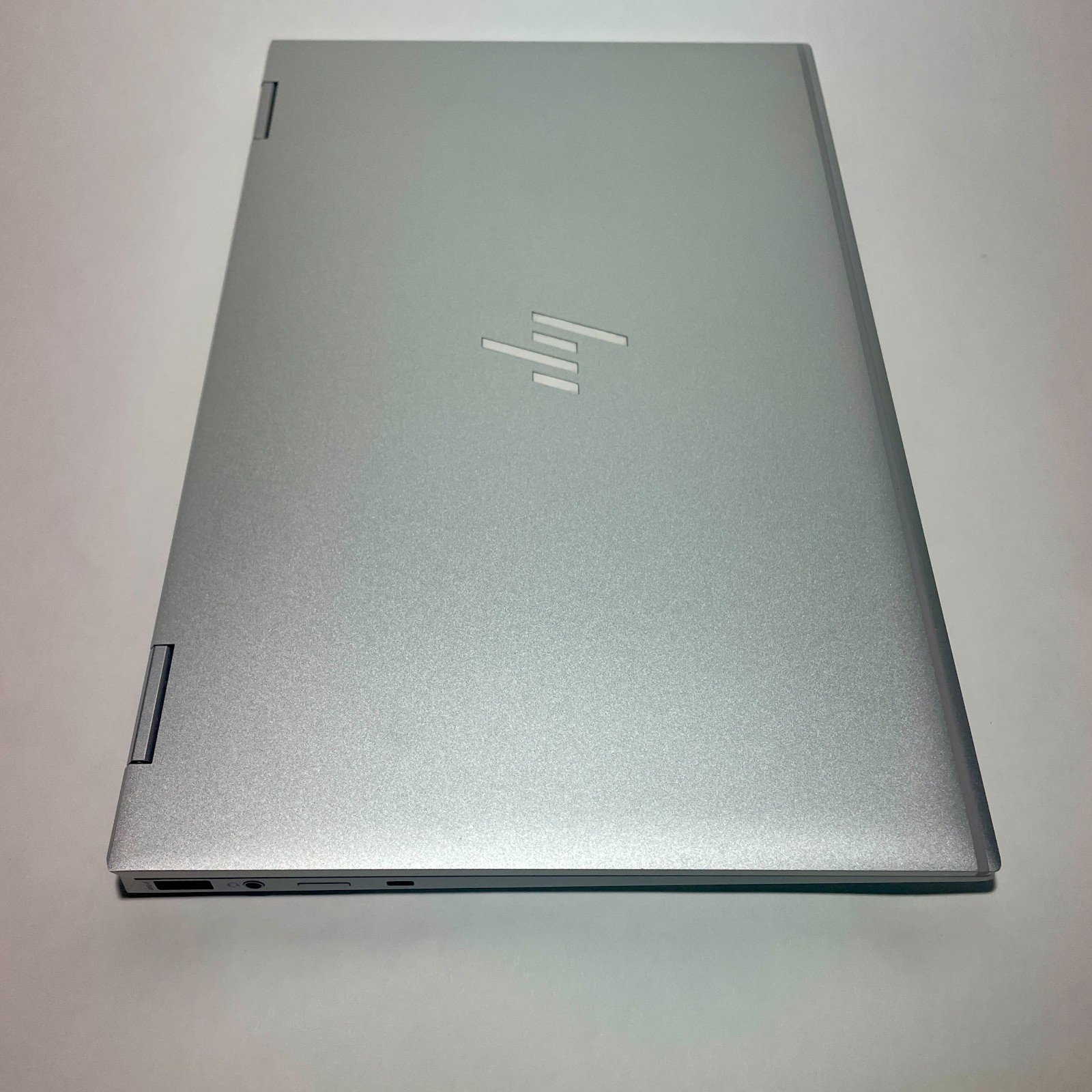 HP EliteBook x360 1040 G7 14″ 16GB / 256GB, Intel i5, 1.7 GHz, w/ Adptr + Stylus