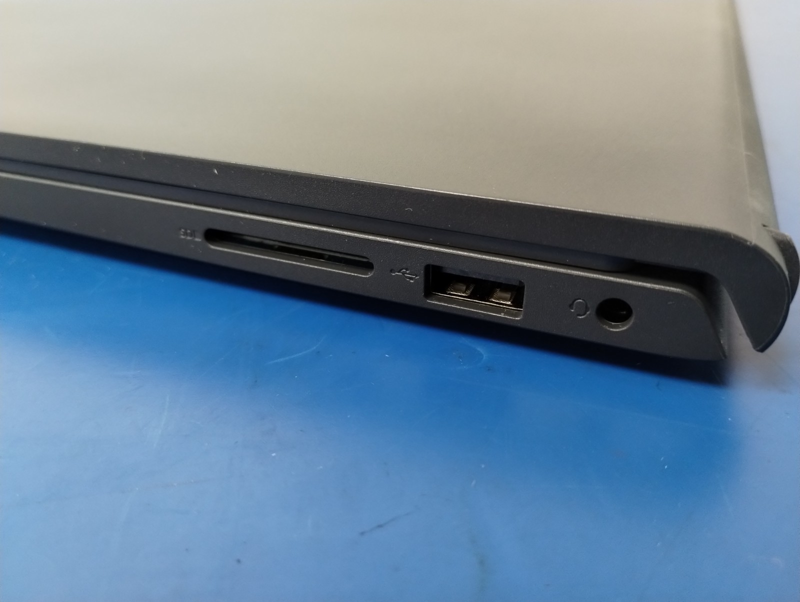 DELL 15 DC15255 G8MK9, AMD Ryzen 7 7730U, 2.00 GHz, 16 GB RAM, 512 GB NVMe SSD