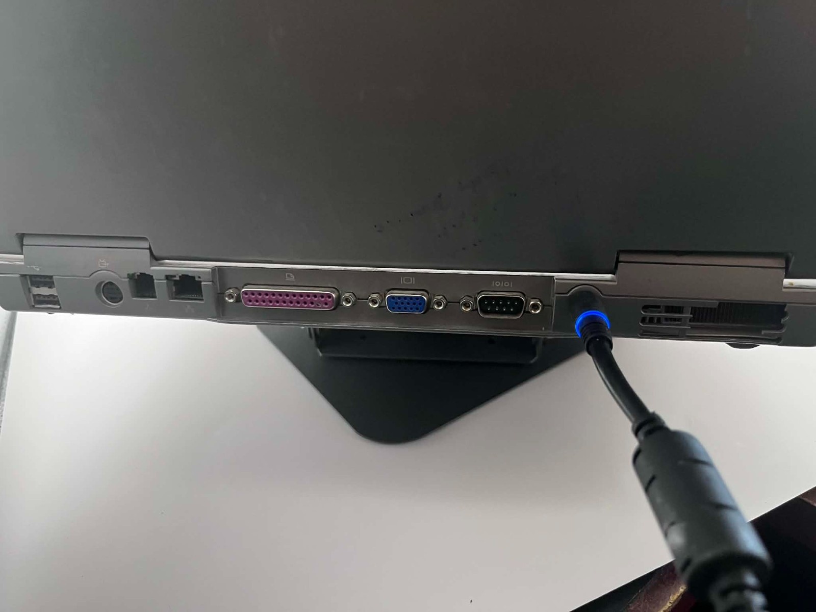 Vintage Dell Laptop Windows XP 30GB 1GB RS232 PARALLEL & Serial Com Port,Grade B