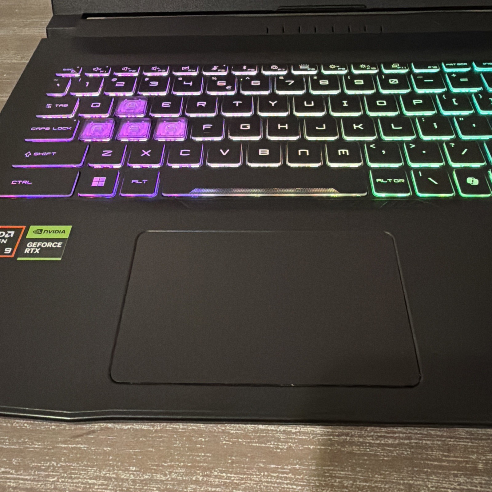 MSI Katana A15 AI Gaming Laptop AMD Ryzen 9 8945HS RTX 4070 16GB 1TB 15.6″ WIN11